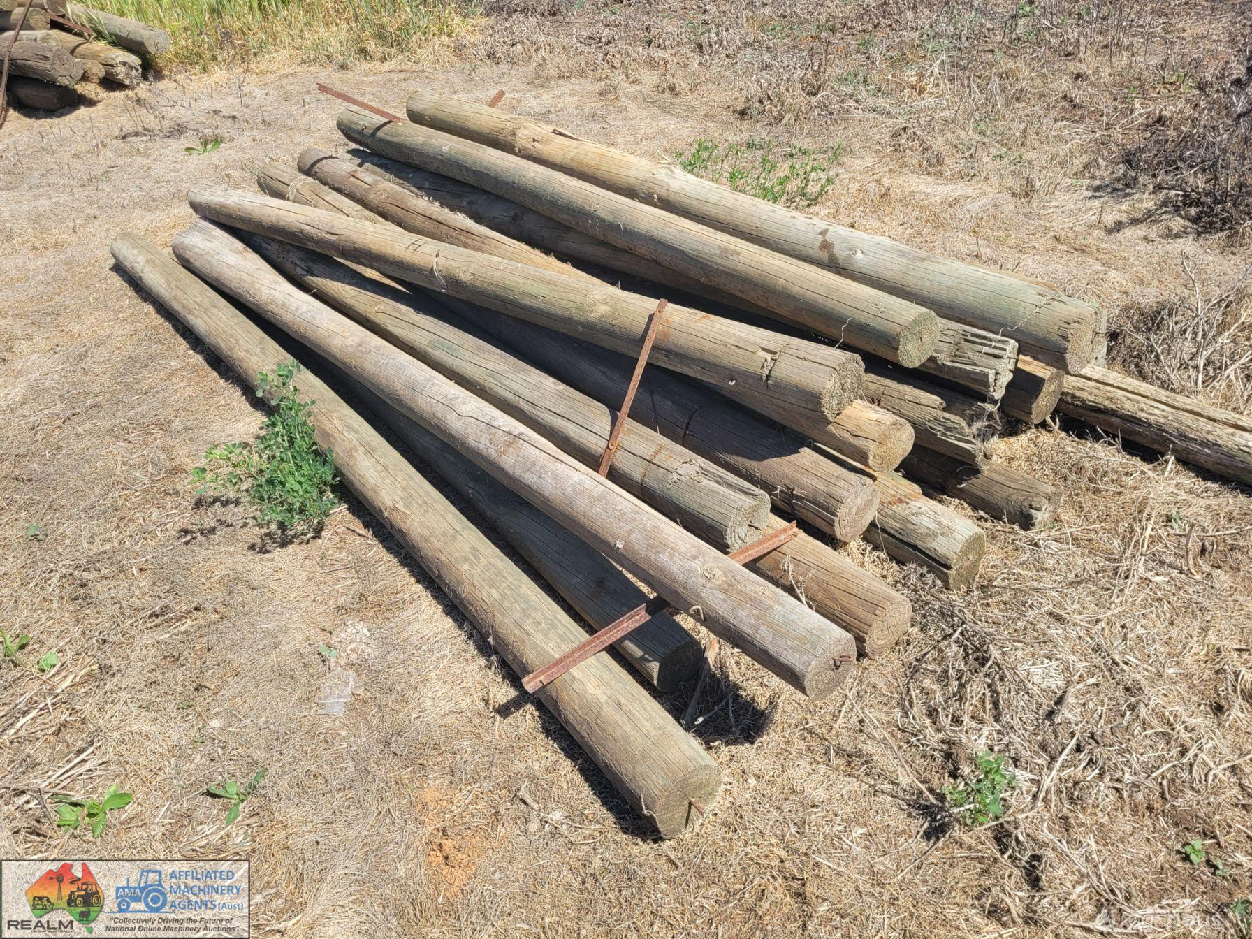 20x Pine Fence Posts "H"