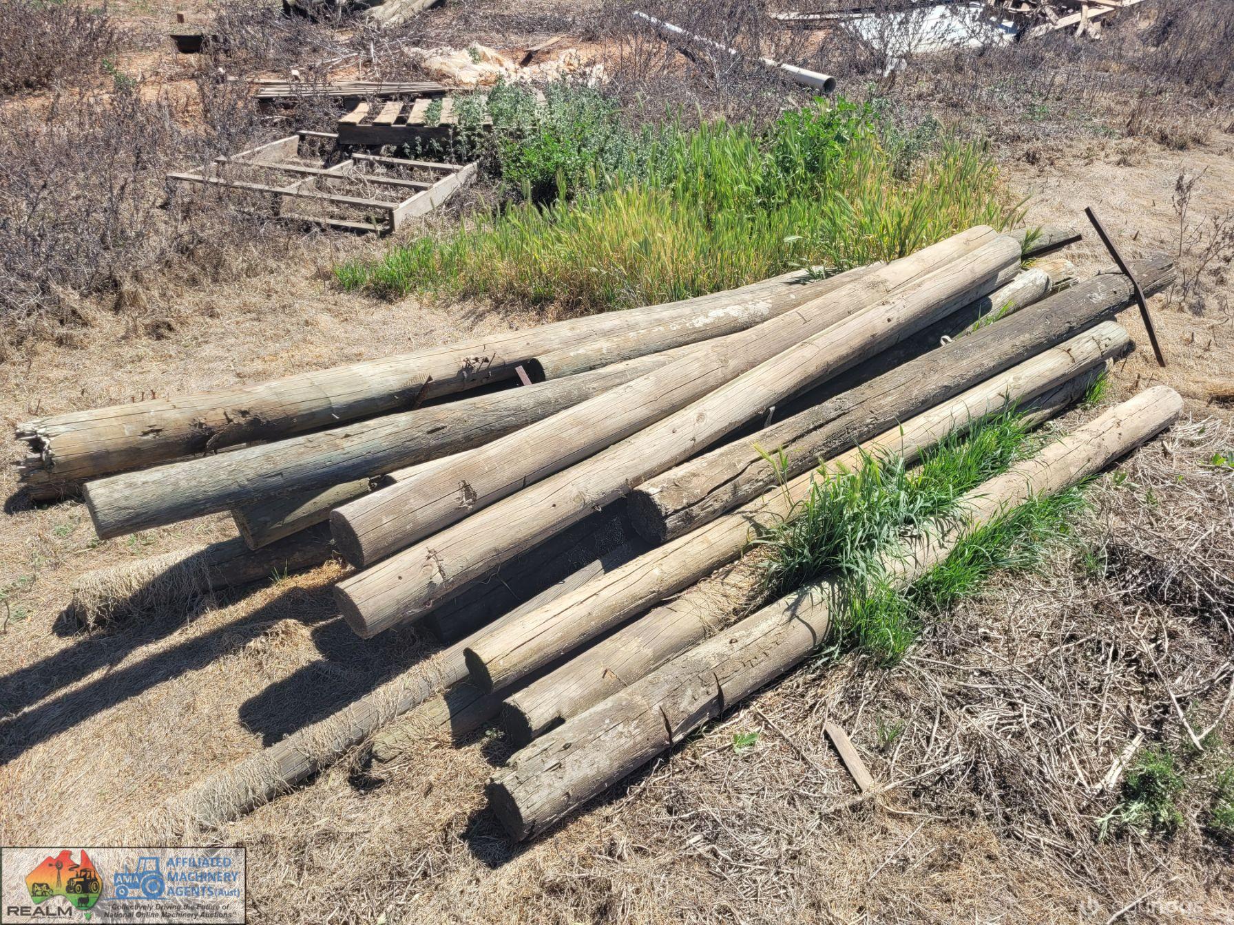 20x Pine Fence Posts "I"