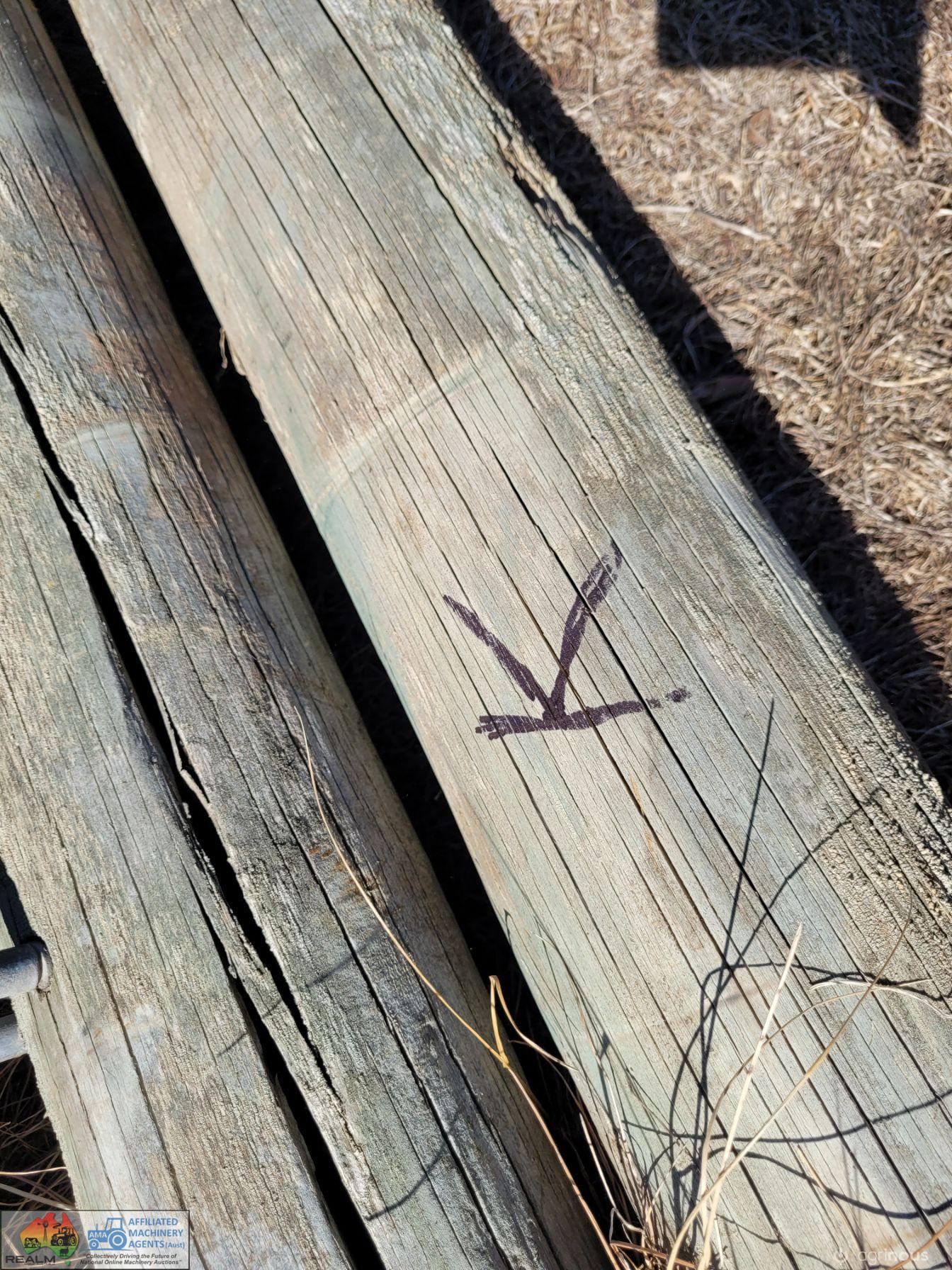 5x 6" Pine Fence Posts "K" - photo 3