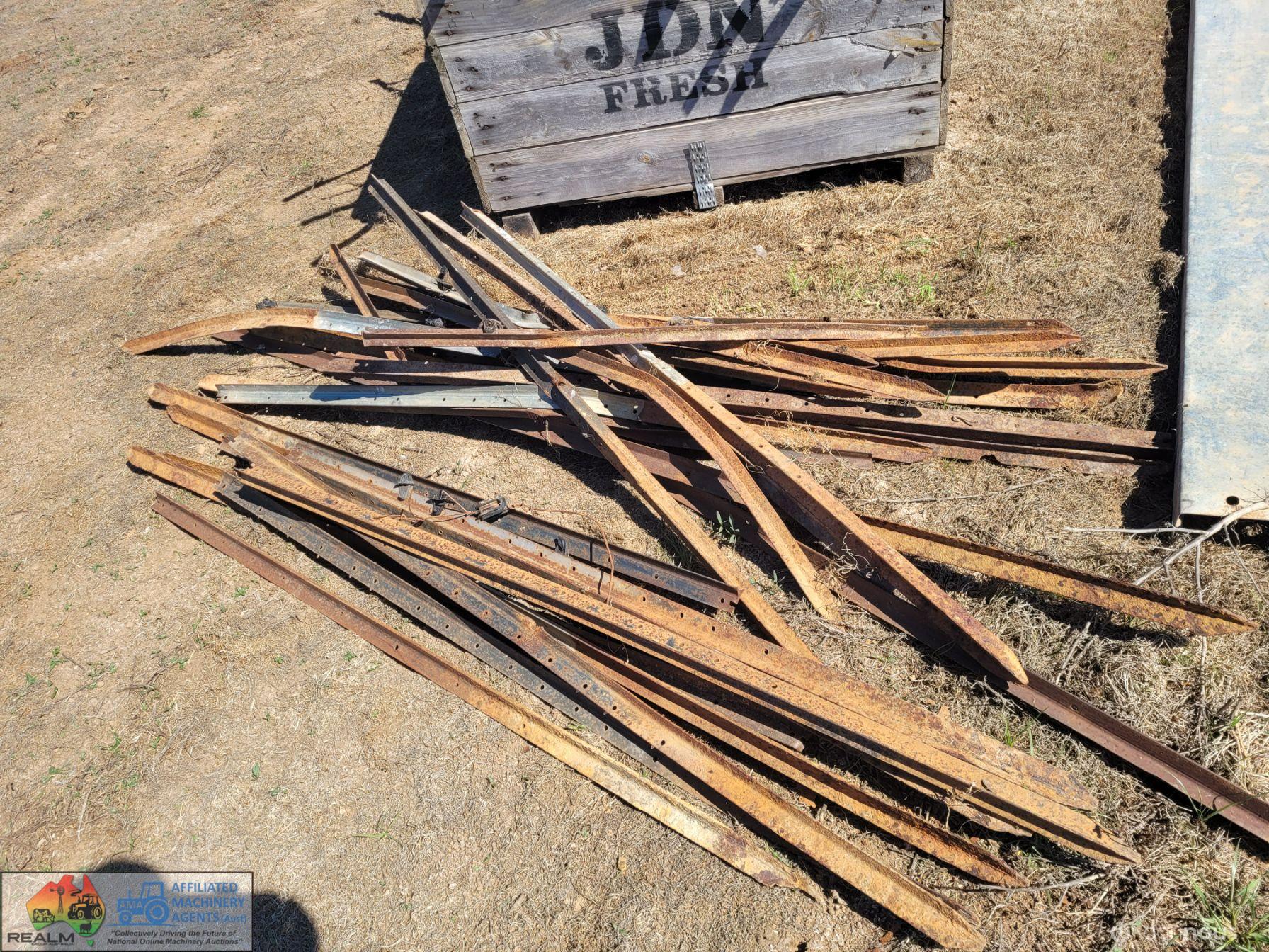 Assorted Used Steel Posts - photo 3