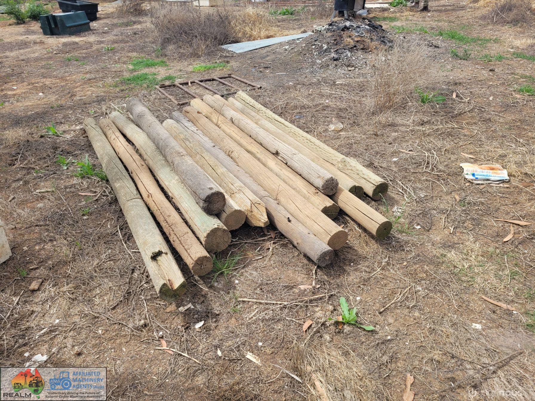 13x Assorted Pine Posts - photo 2