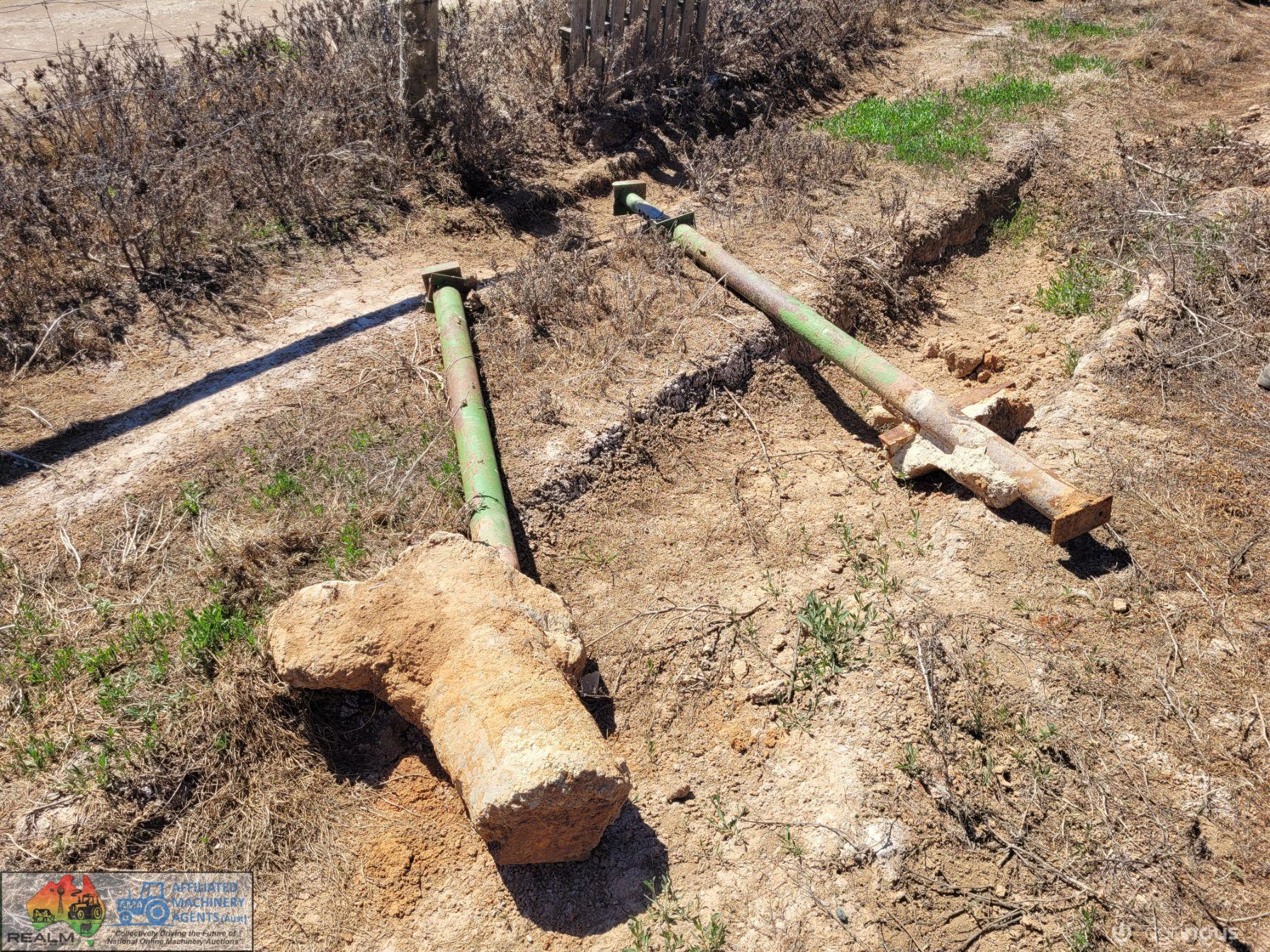 2x Adjustable Height Poles - photo 2