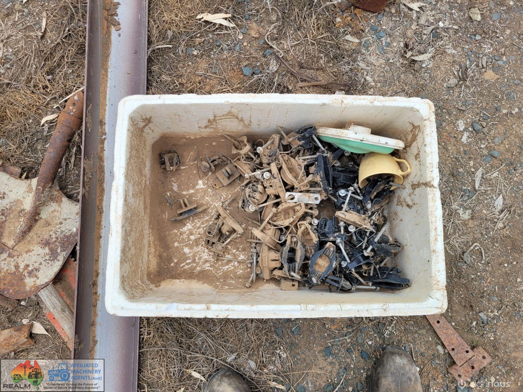 Box of Electric Fence Insulators - photo 2