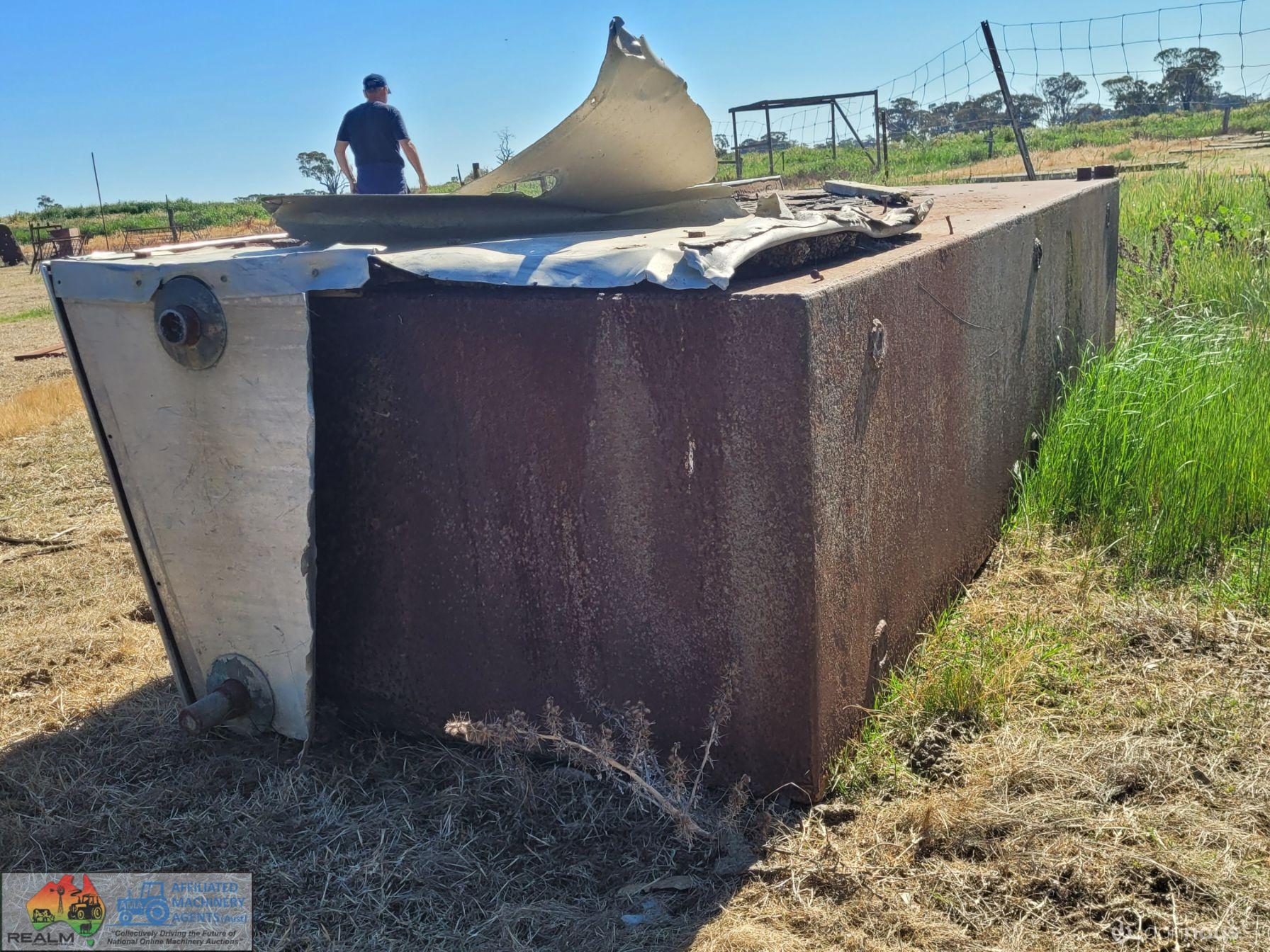 S/Steel Trough with Heater Pipes (Twin Skin) - 10ft x 2ft 6" - photo 3