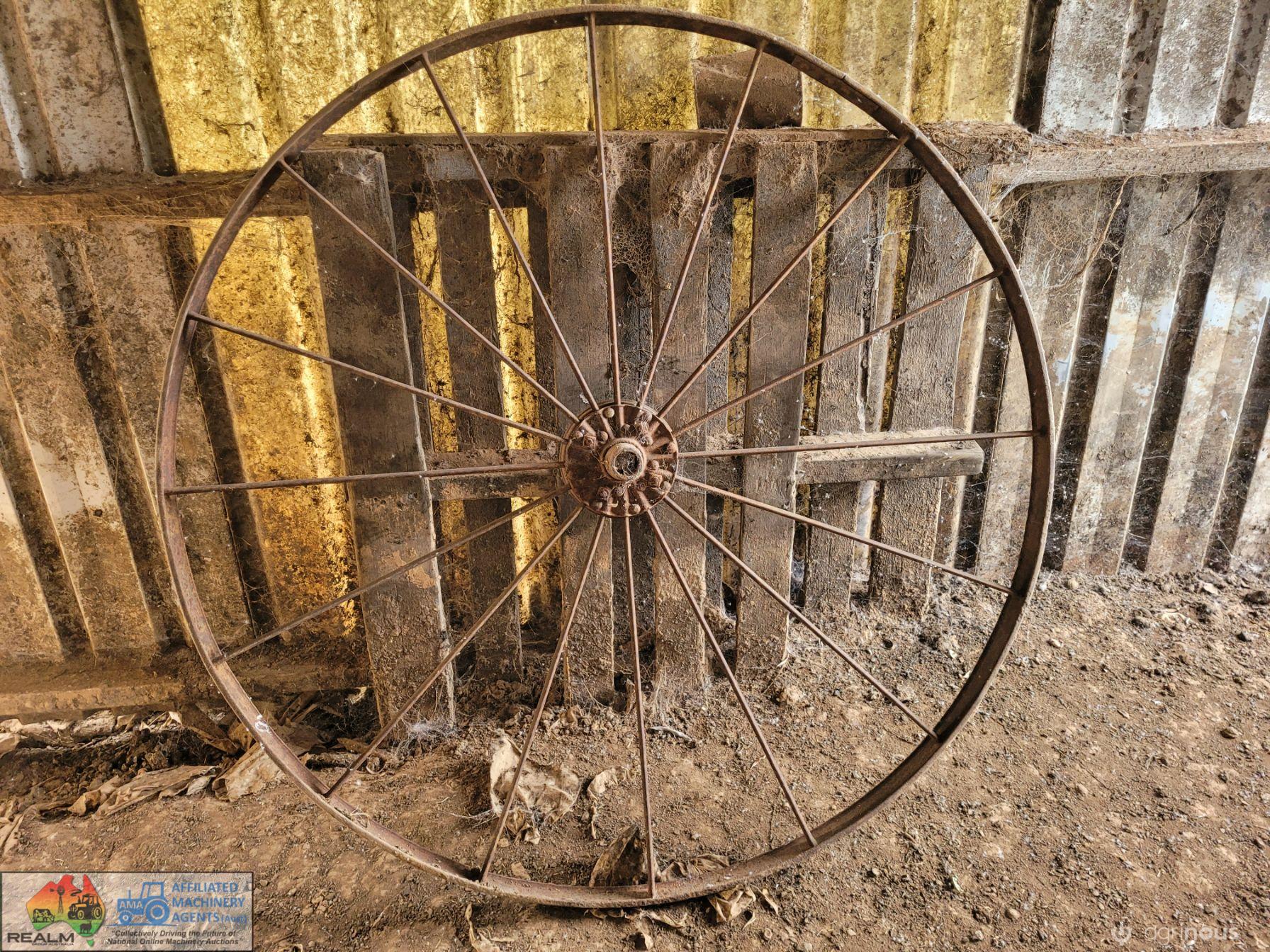 Antique Steel Combine Wheel - photo 3
