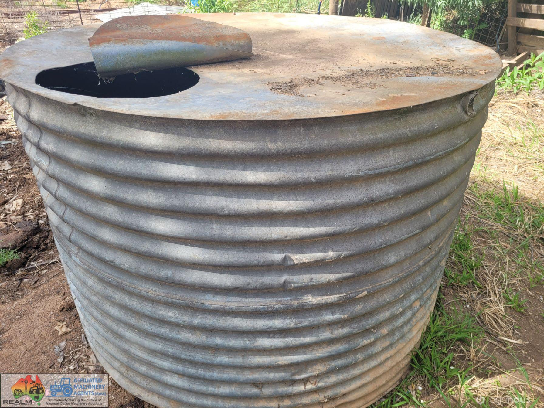 2,500 Ltr Galv. Rainwater Tank - photo 2