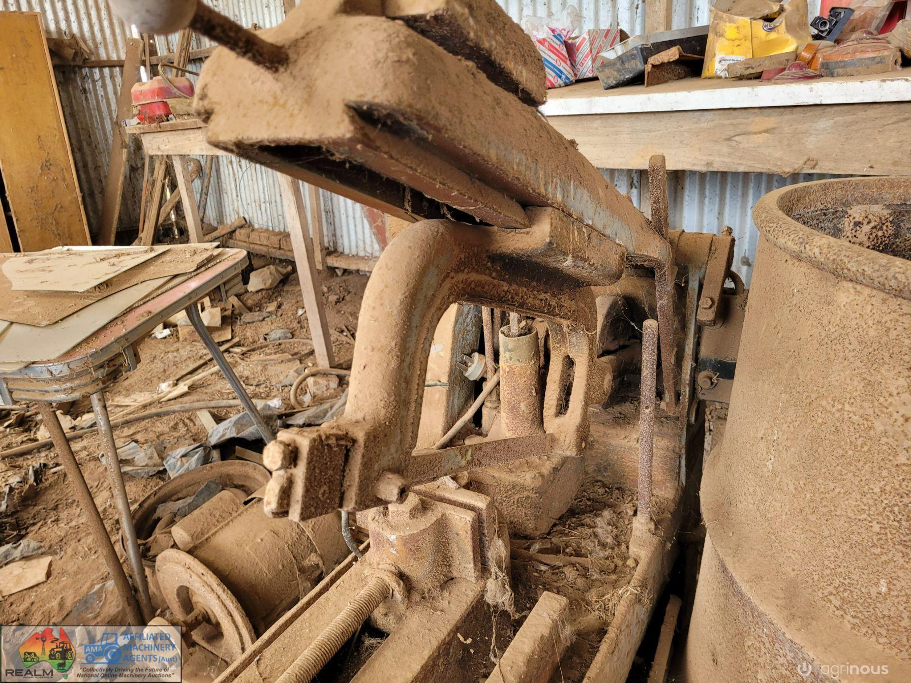 Parkinson Industrial Power Hacksaw - photo 4