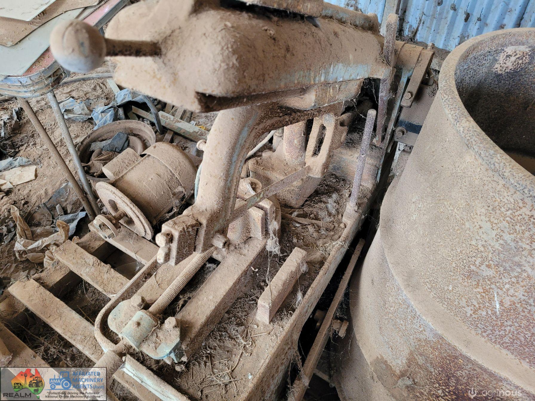 Parkinson Industrial Power Hacksaw - photo 6