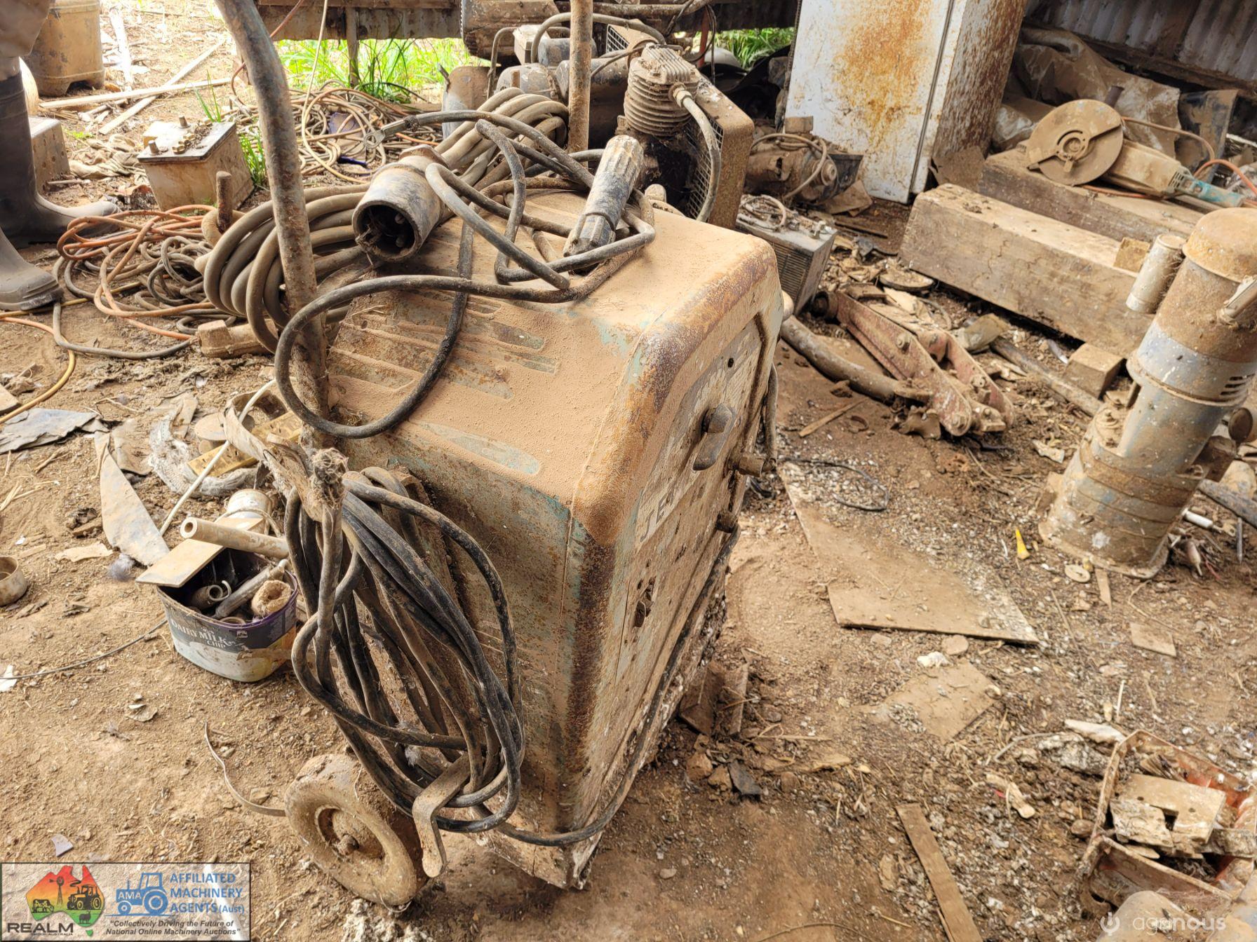 Arc Jet Welder 200 Amp with 240/280 volt imput - photo 6