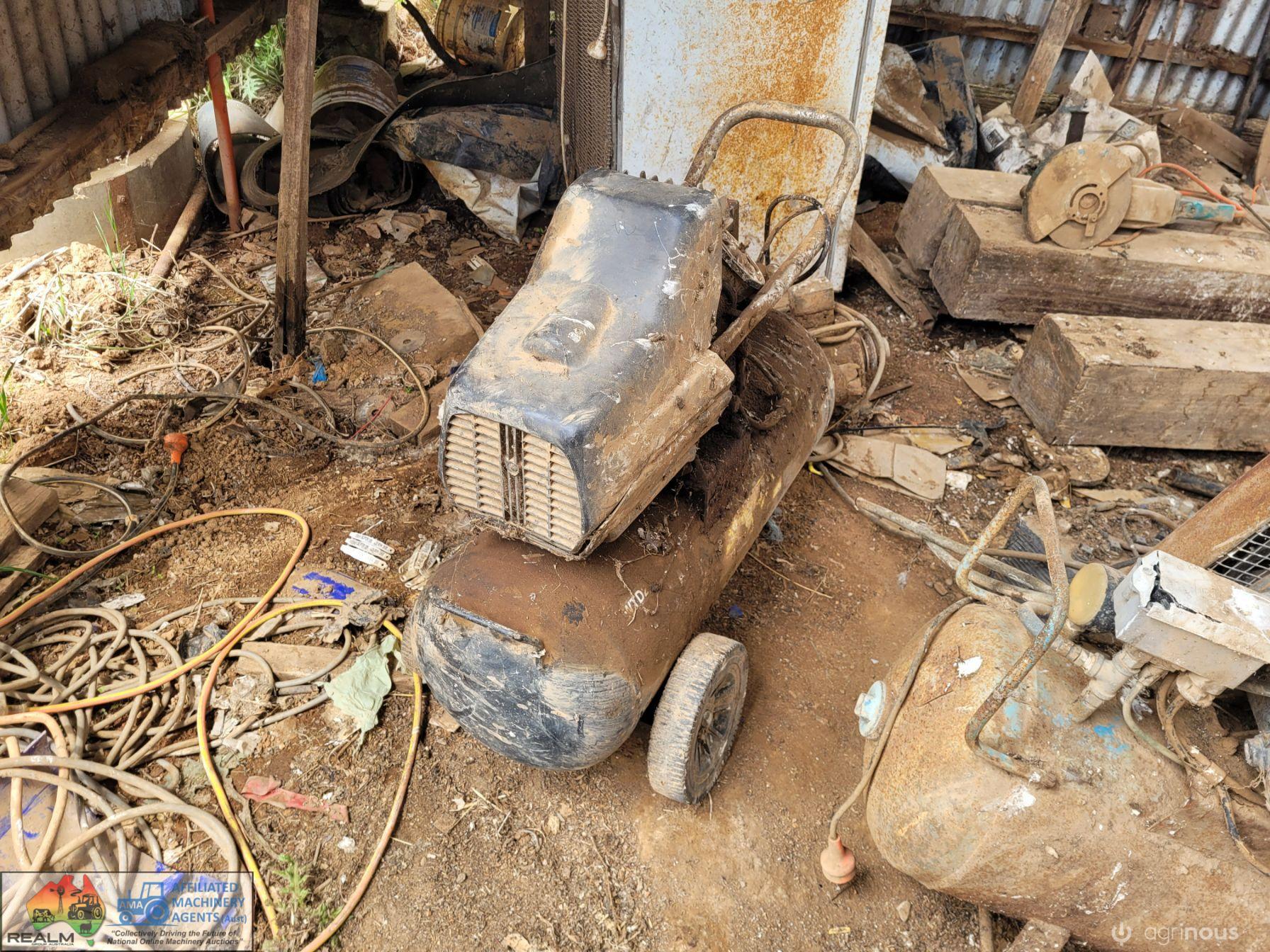 2x Electric Workshop Air Compressors - photo 3