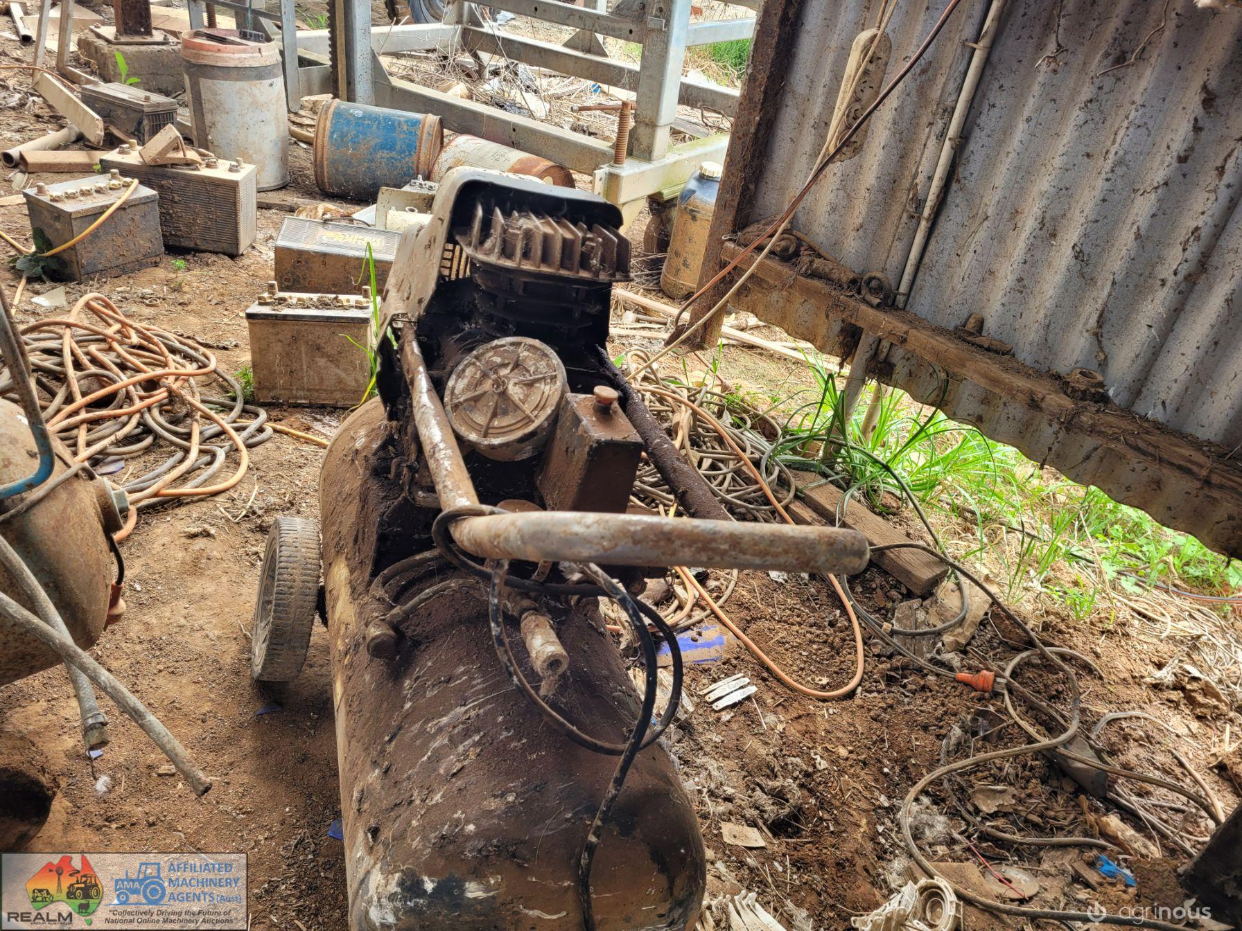 2x Electric Workshop Air Compressors - photo 5