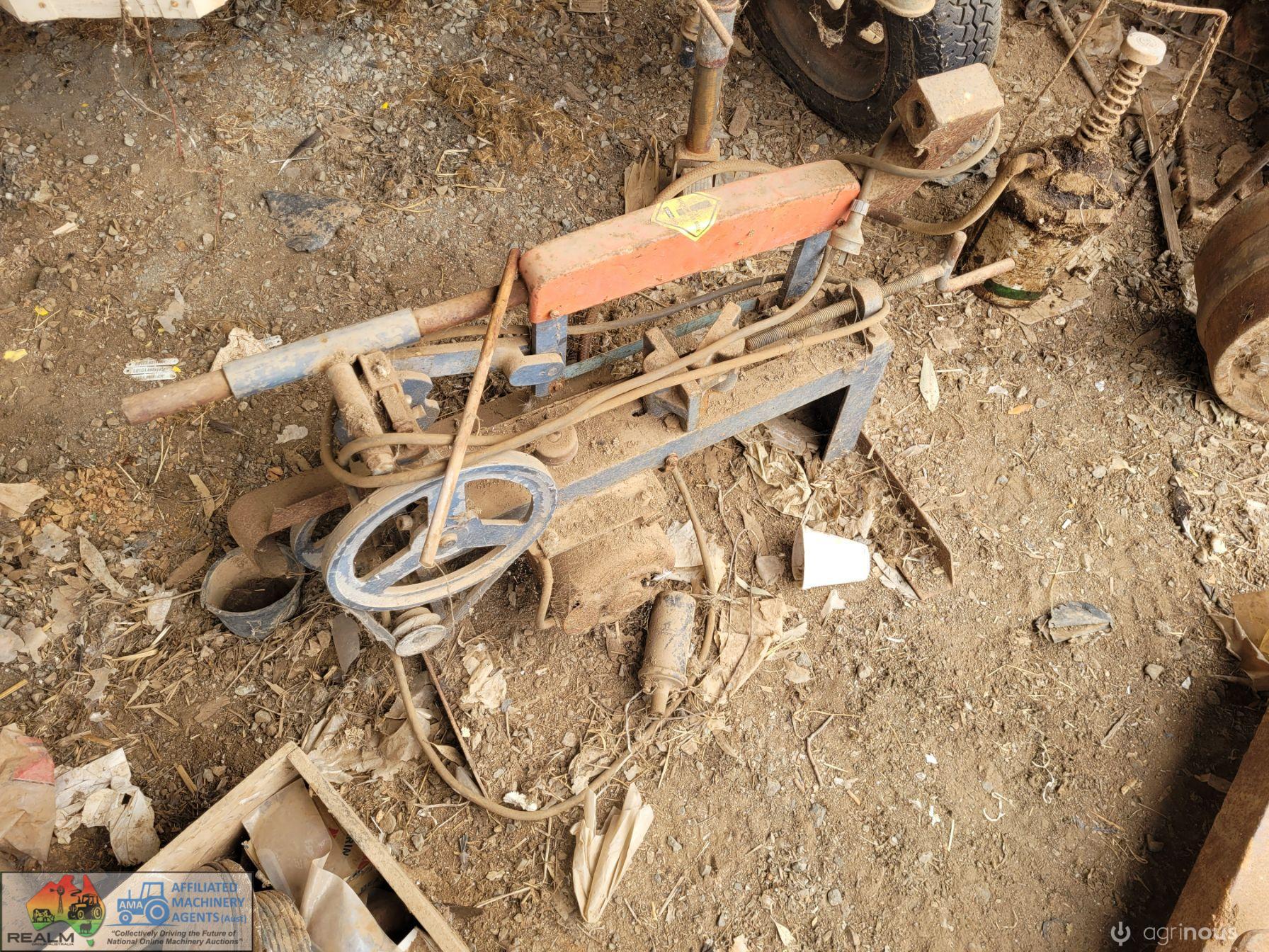 240v Power Hacksaw - photo 3