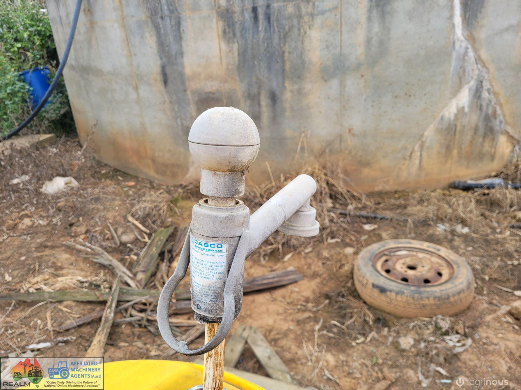 Yellow Plastic 200Ltr Barrel, with Damaged Pump - photo 3