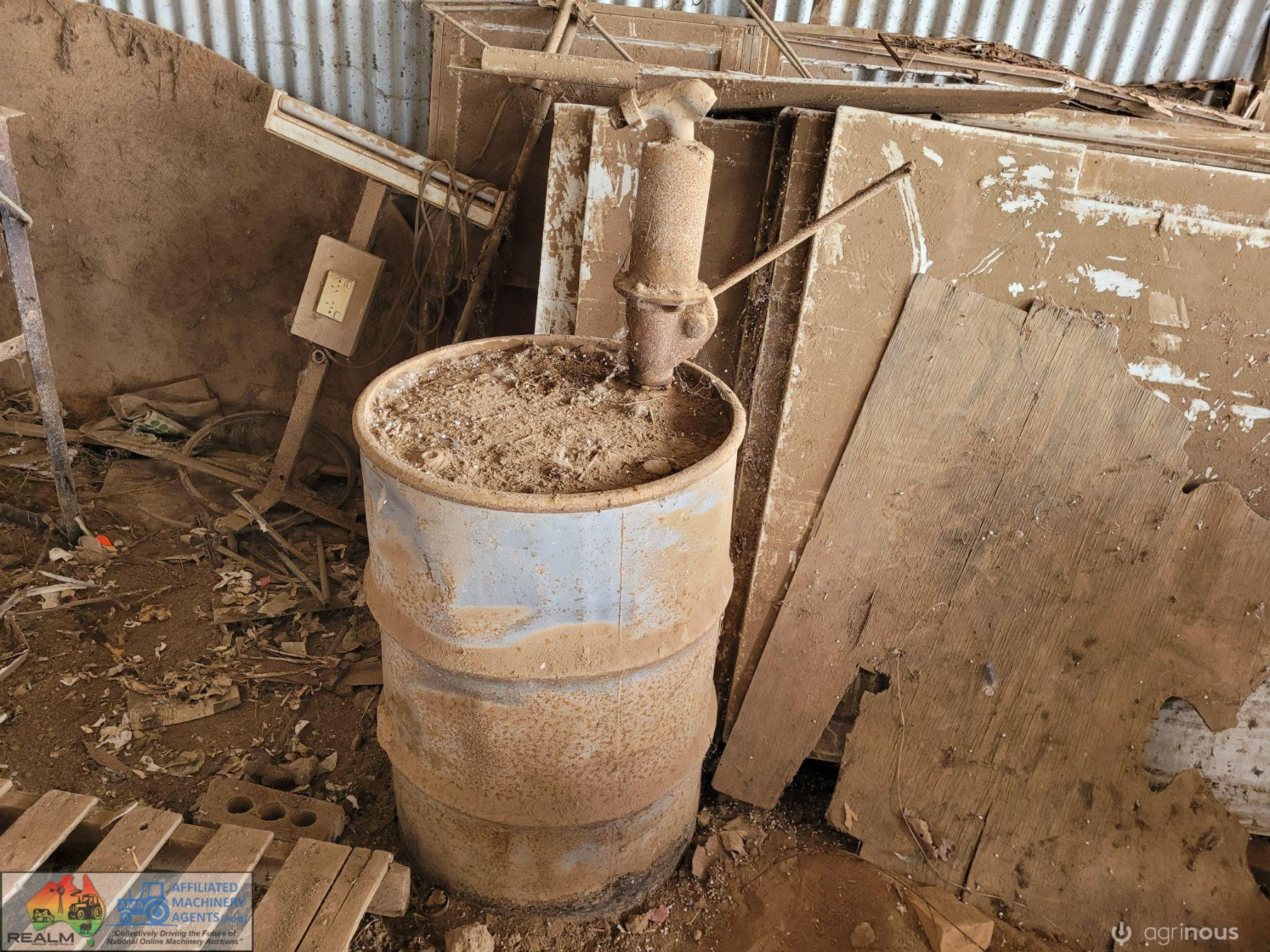 Heavy Gauge 44 Gallon Drum with Fuel Pump
