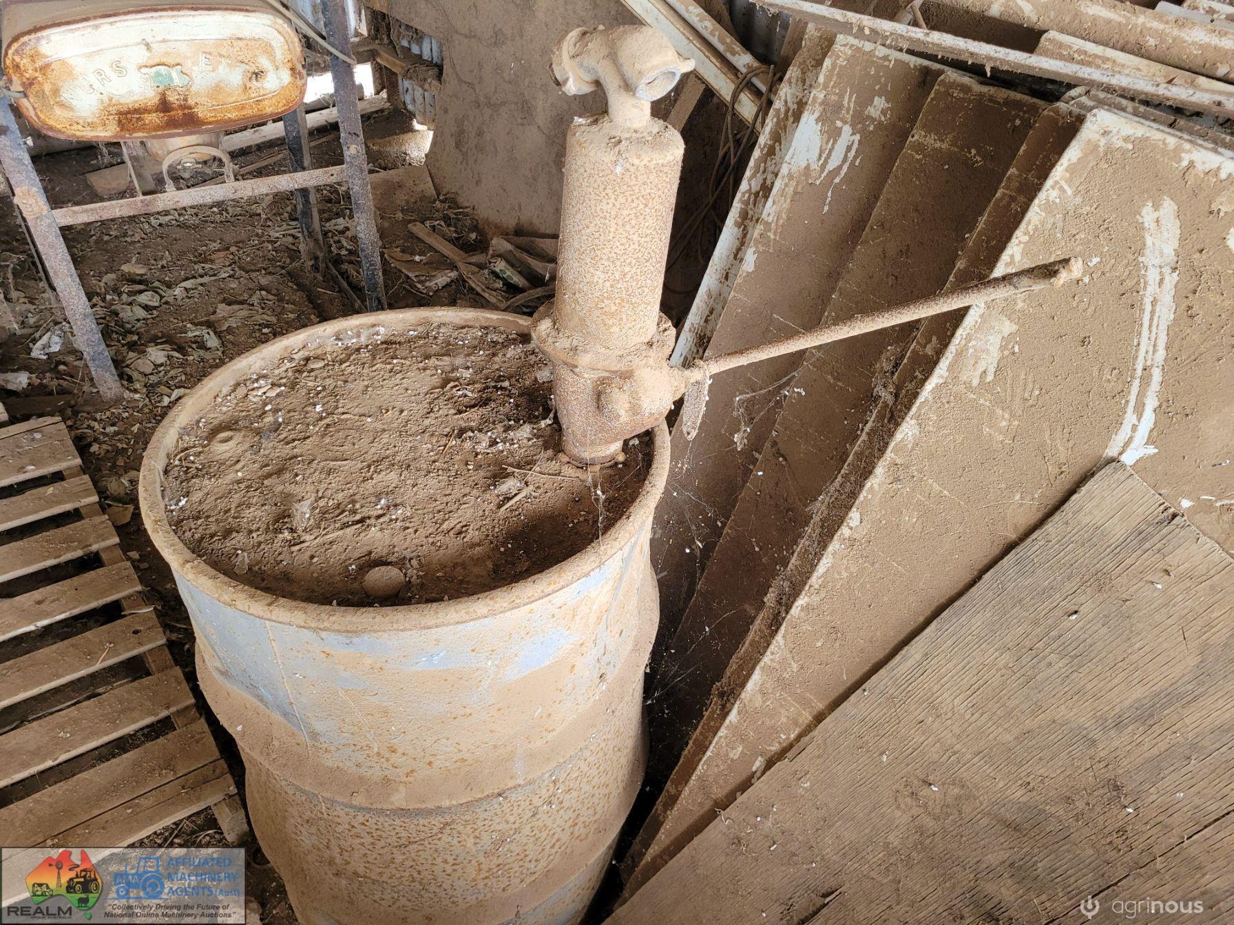 Heavy Gauge 44 Gallon Drum with Fuel Pump - photo 3