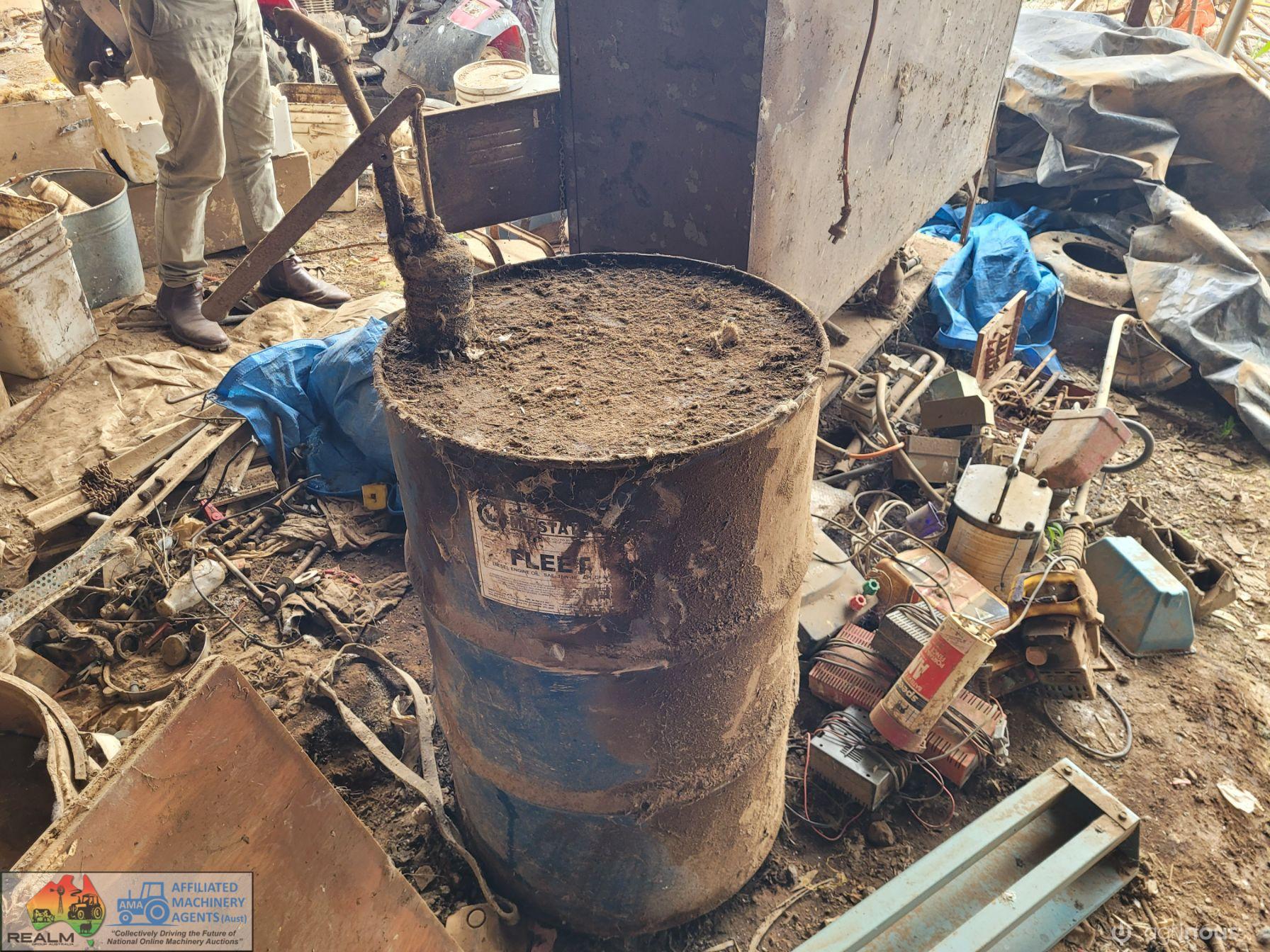 44 Gallon Drum with Oil Pump - photo 3