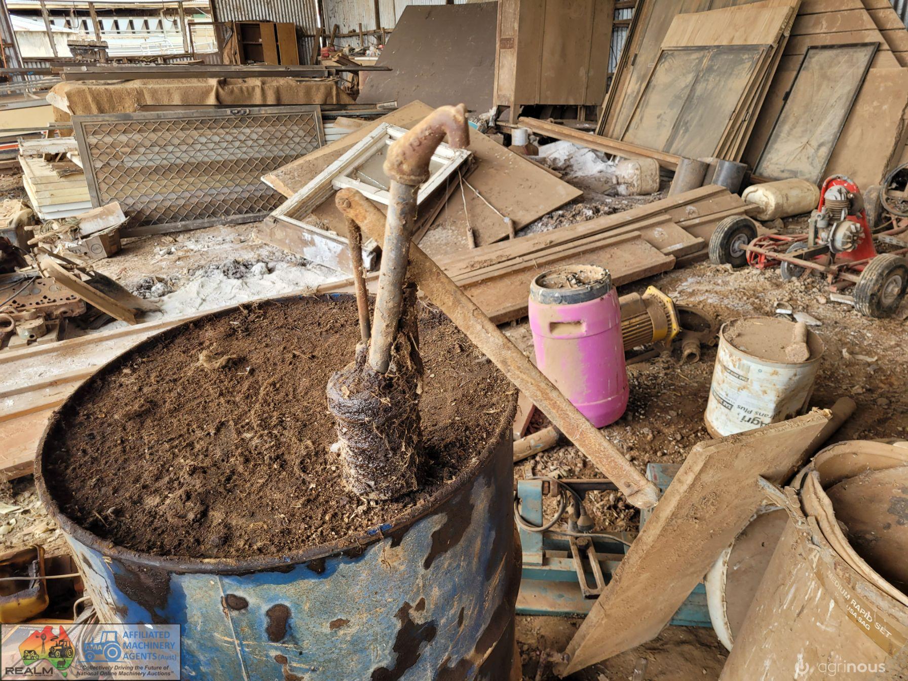 44 Gallon Drum with Oil Pump - photo 2