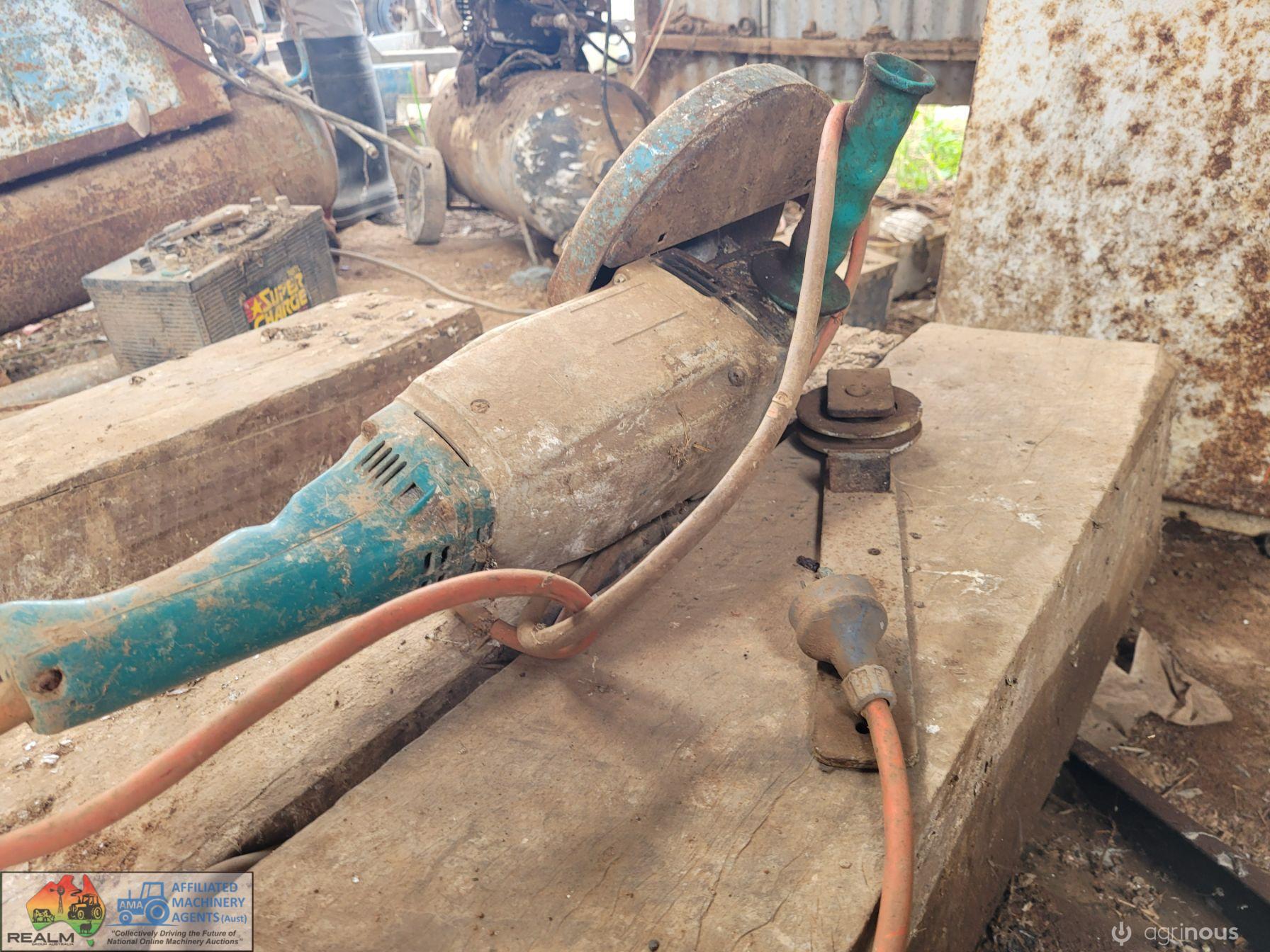Wolf 9" Angle Grinder - photo 2
