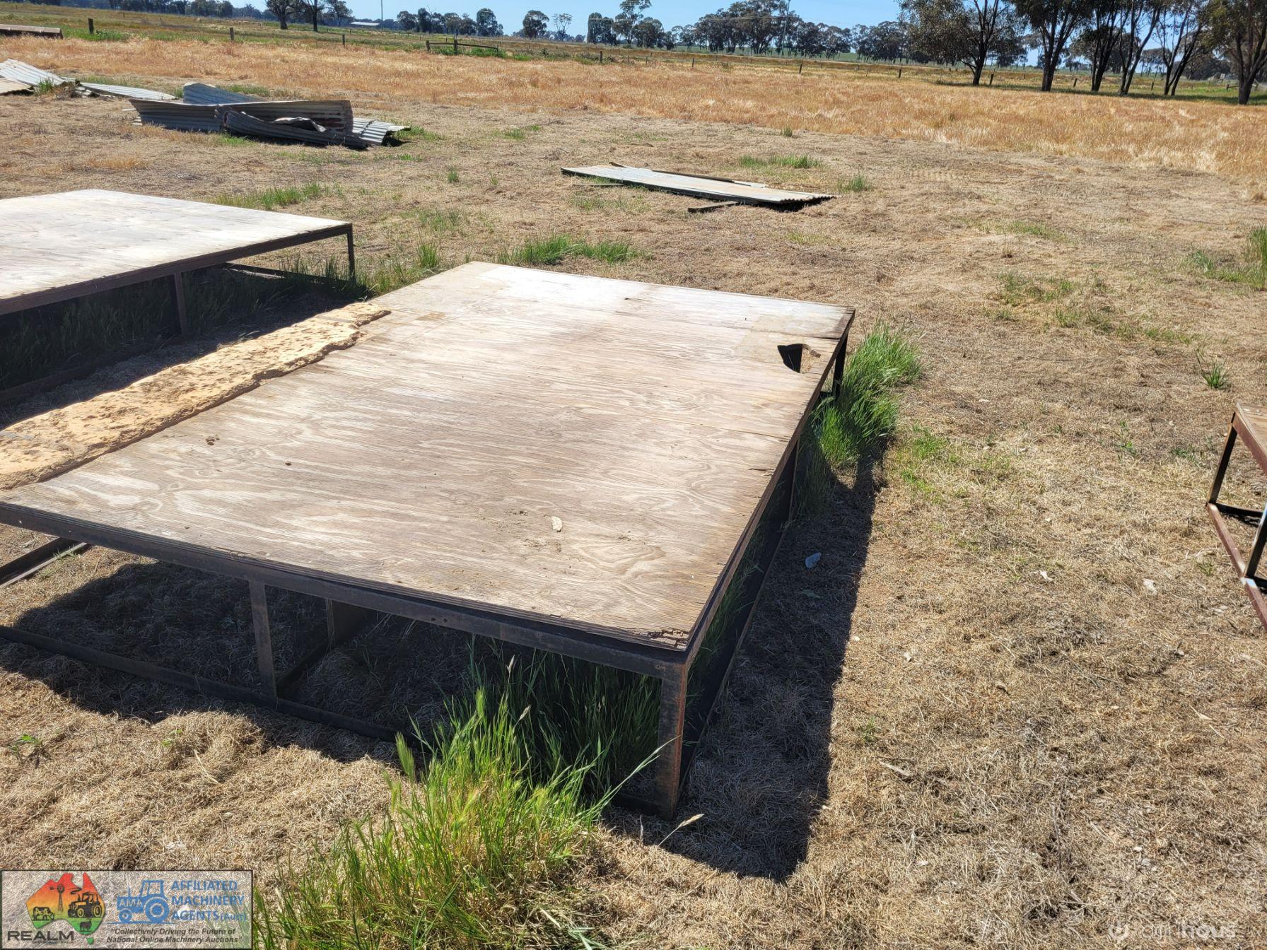 2x Wide Stage Platforms (2m x 3m & 2m x 4m) - photo 2