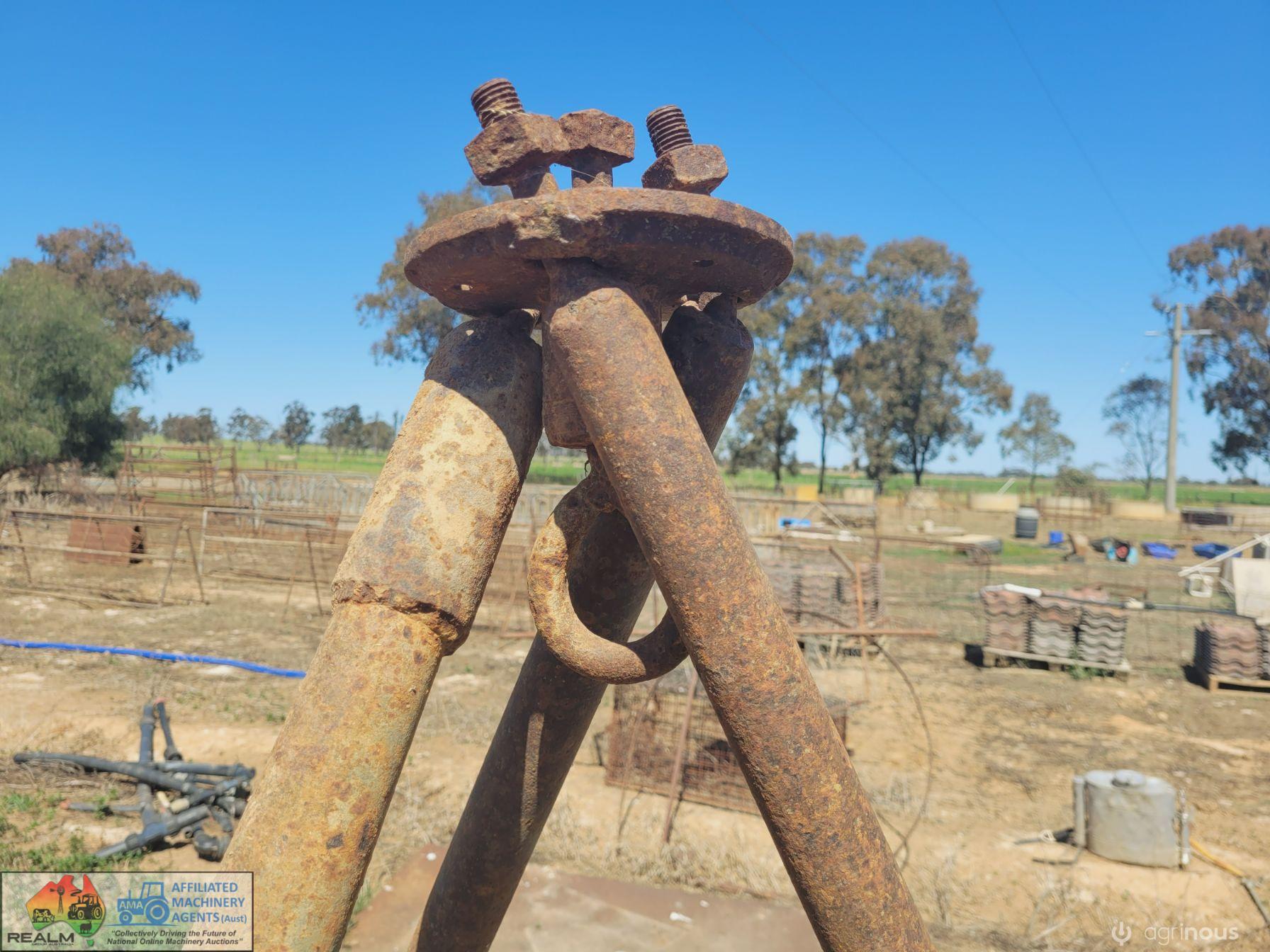 Block 'n Tackle Tri-pod - photo 2