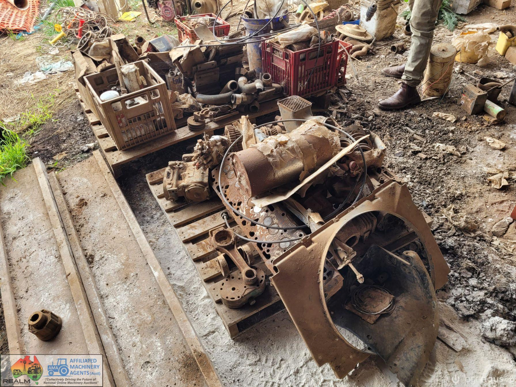 2 Pallets of Assorted Truck Parts - photo 3