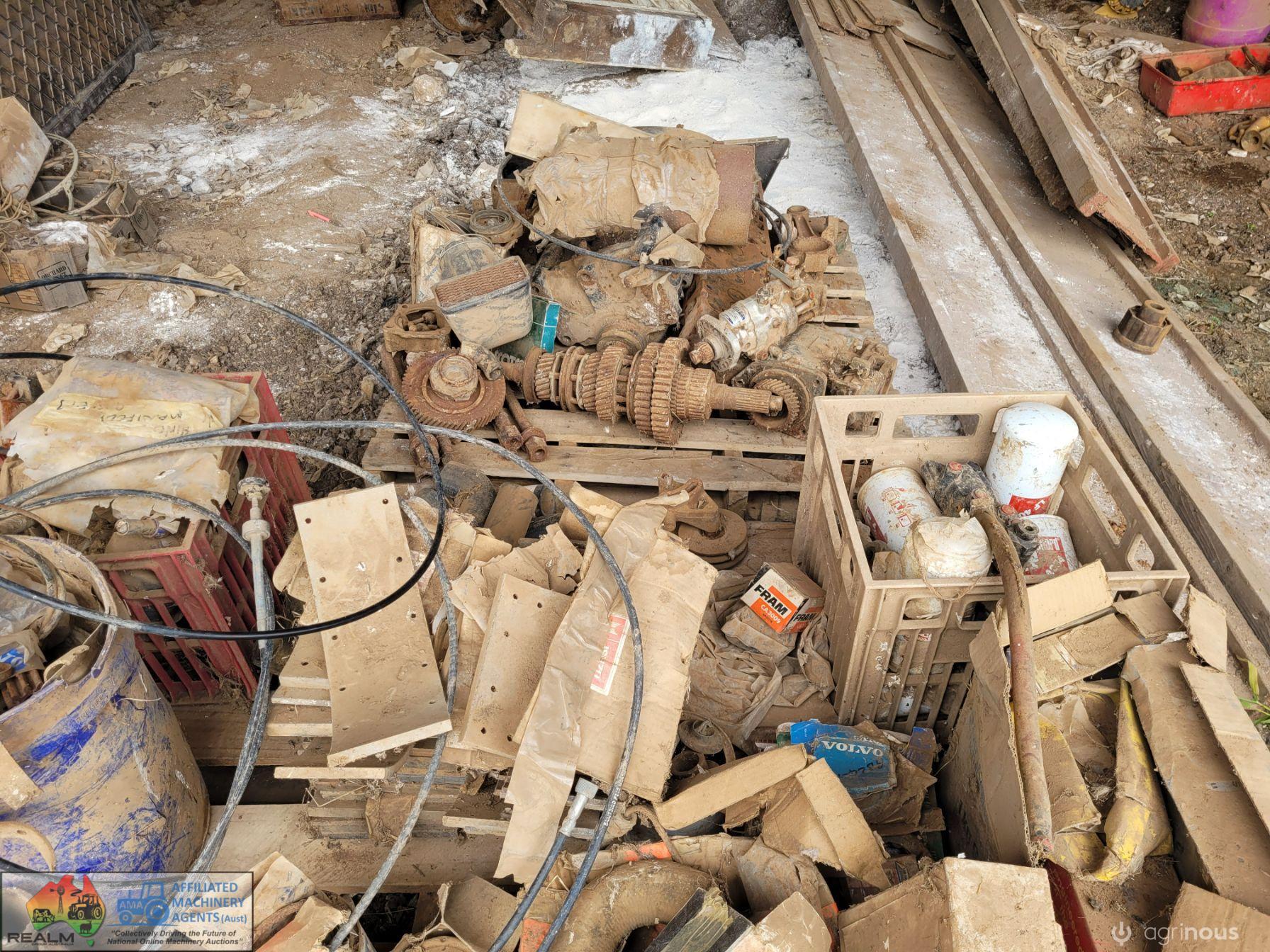 2 Pallets of Assorted Truck Parts - photo 9