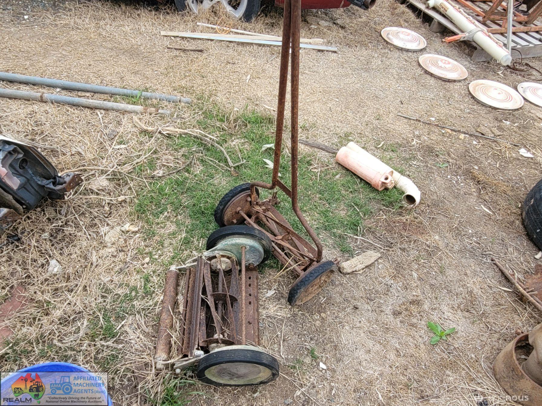 2x Antique Lawn Mowers - photo 3