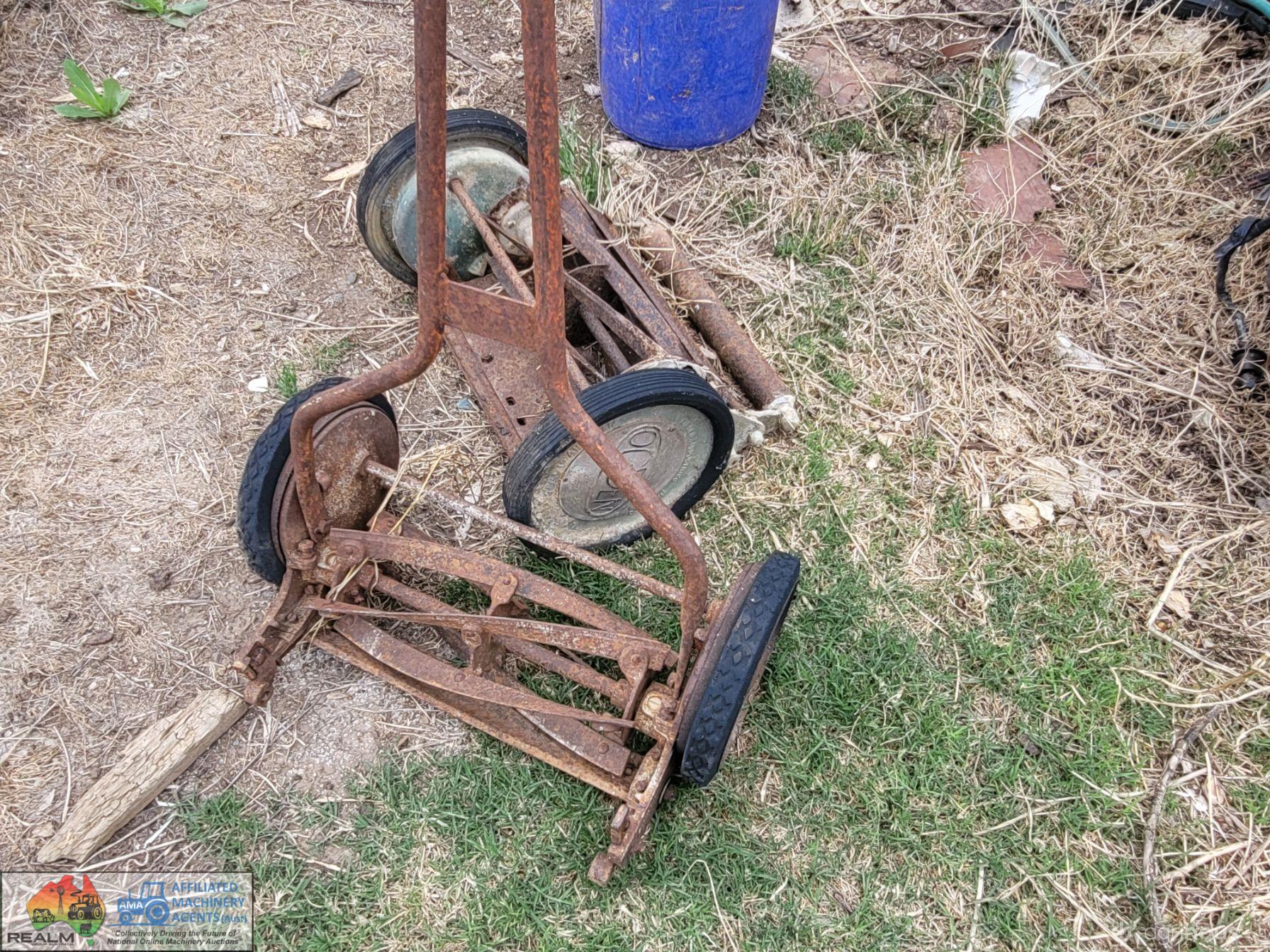 2x Antique Lawn Mowers - photo 7