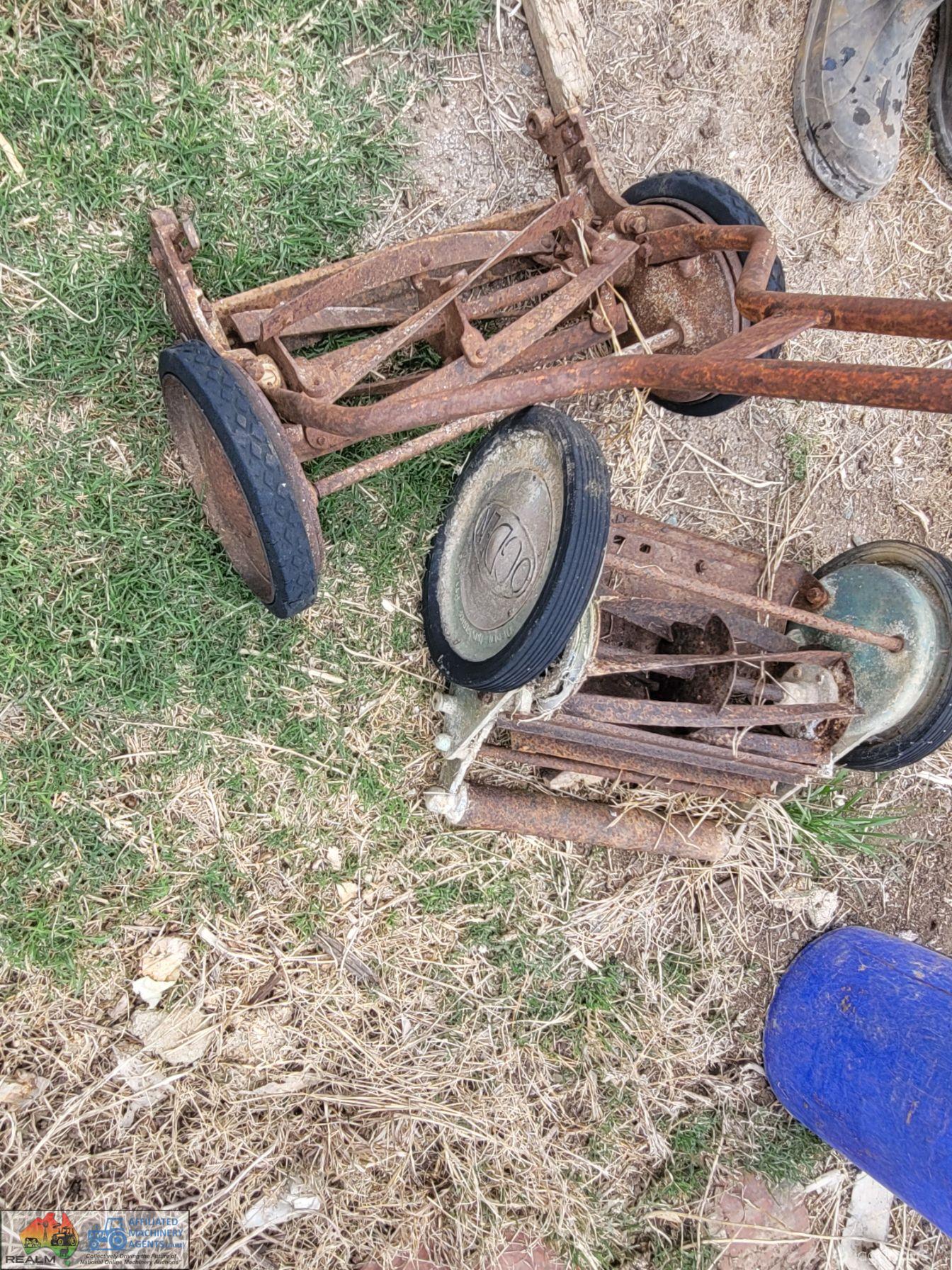 2x Antique Lawn Mowers - photo 5