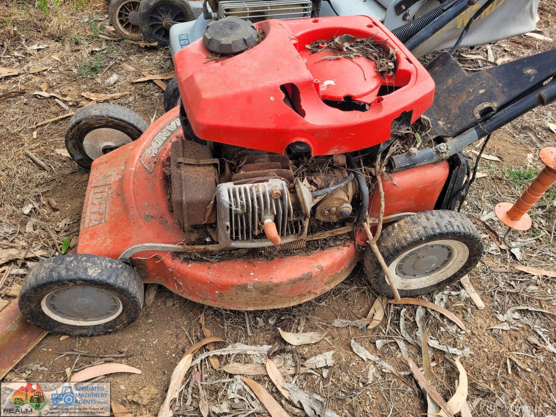 3x Lawn Mowers - photo 7