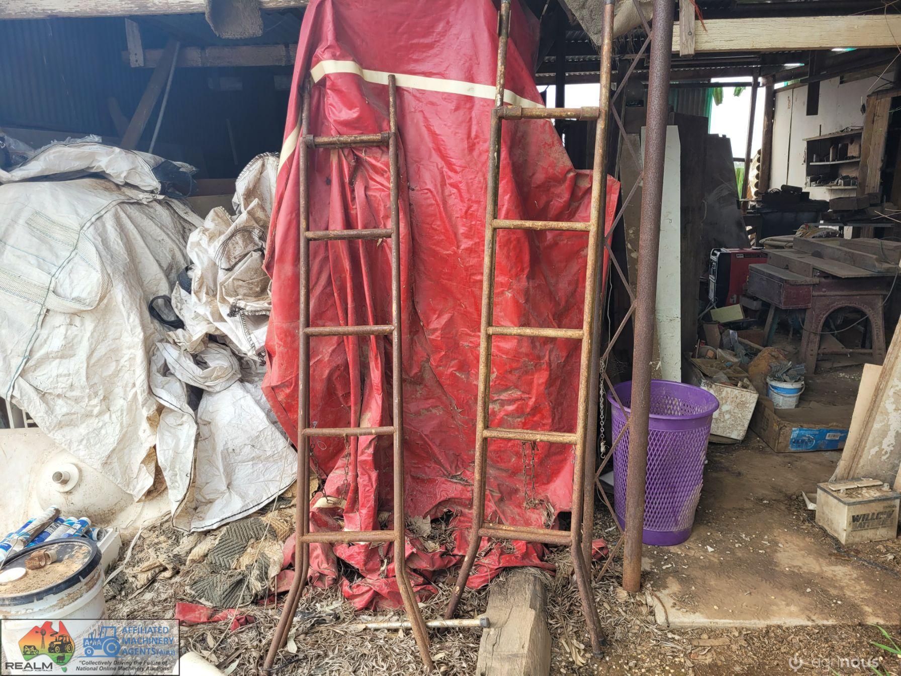 2x Picker's Ladders - photo 2