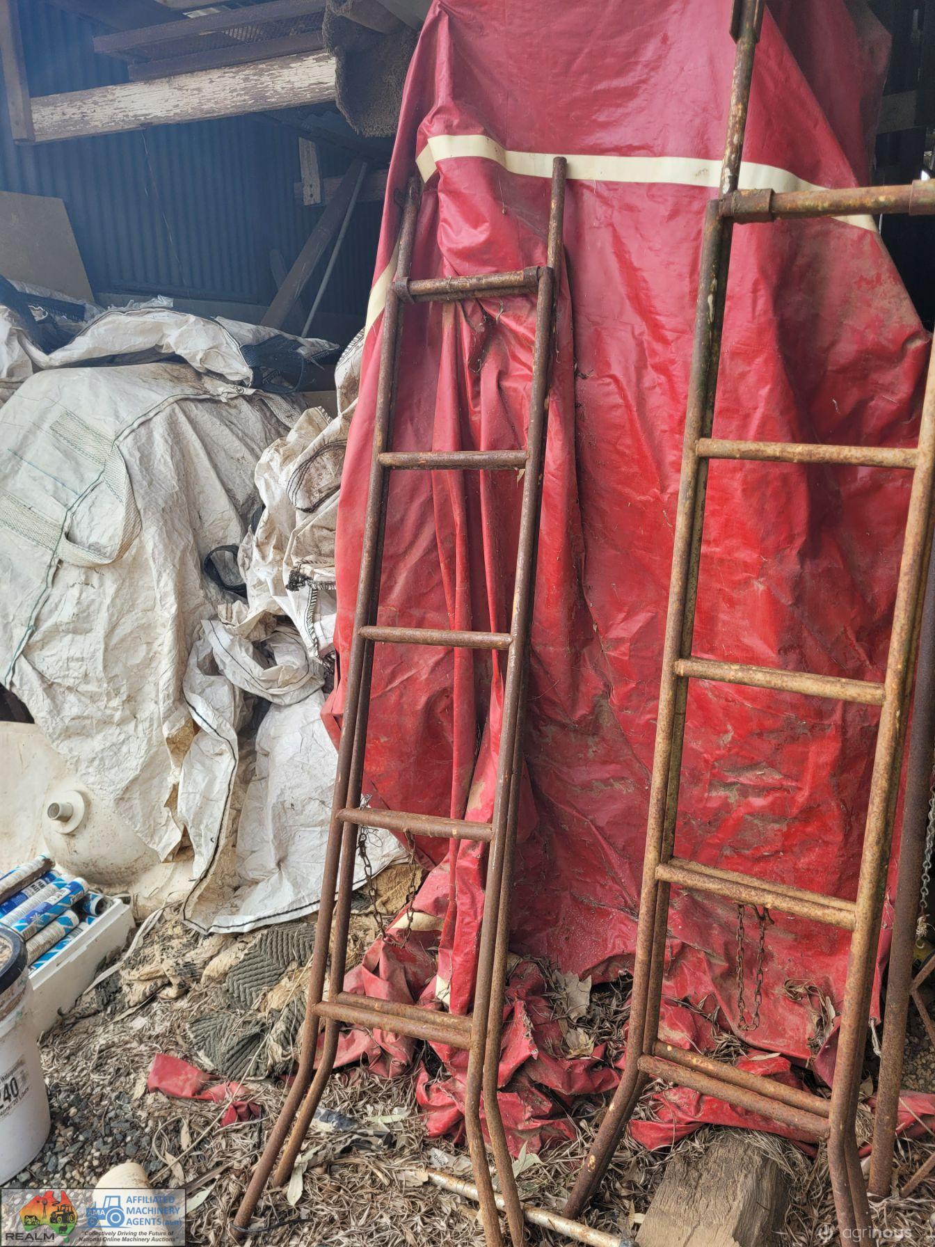 2x Picker's Ladders