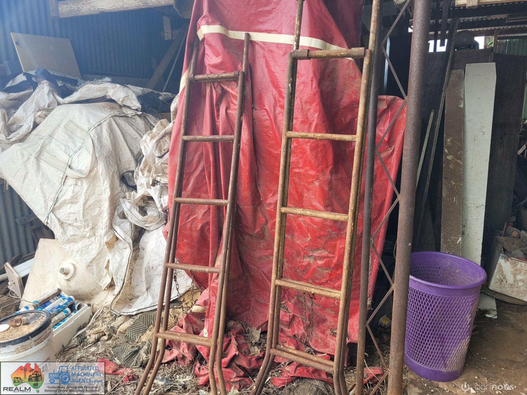 2x Picker's Ladders - photo 3