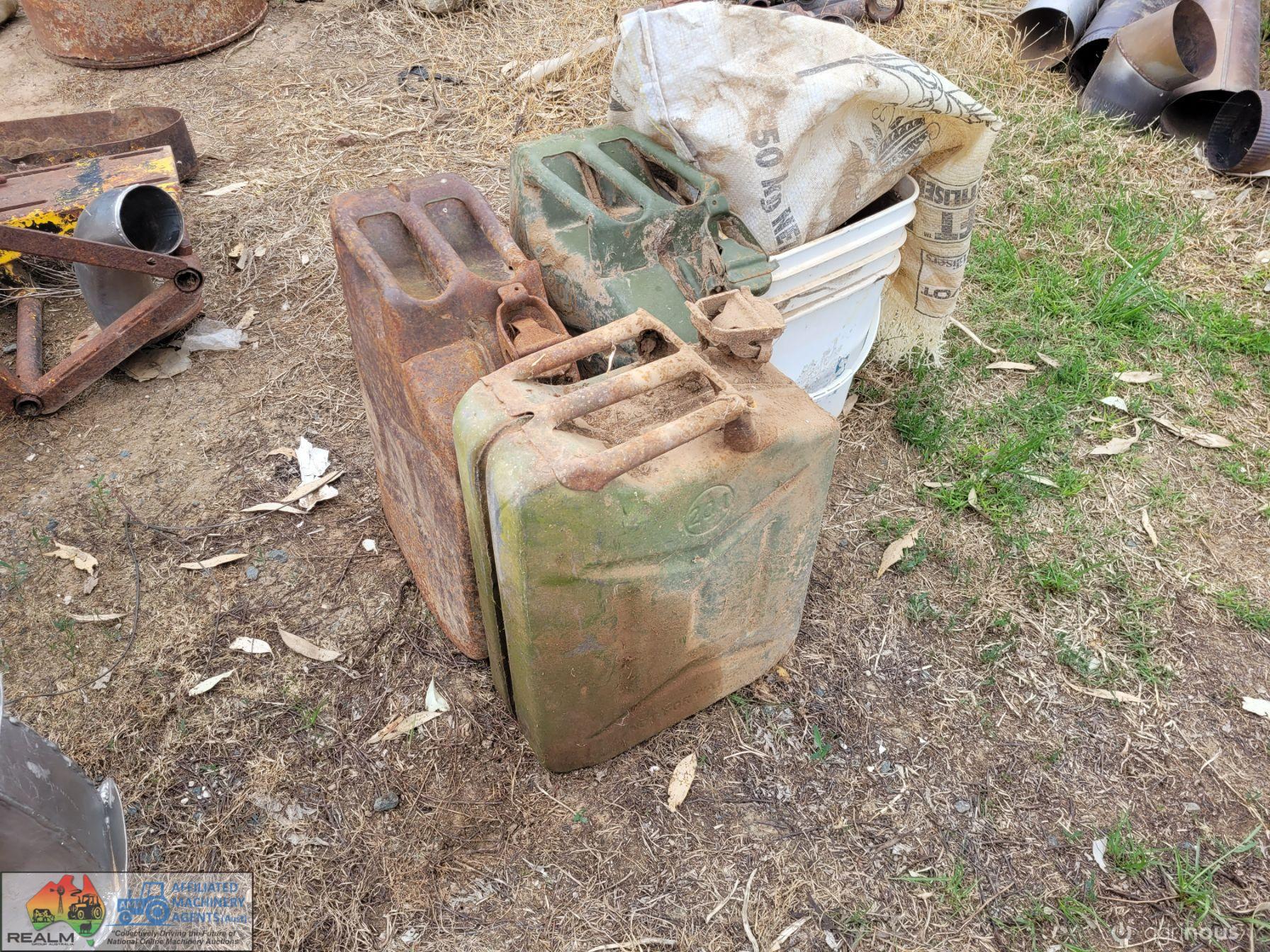 3x Jerry Cans - photo 3