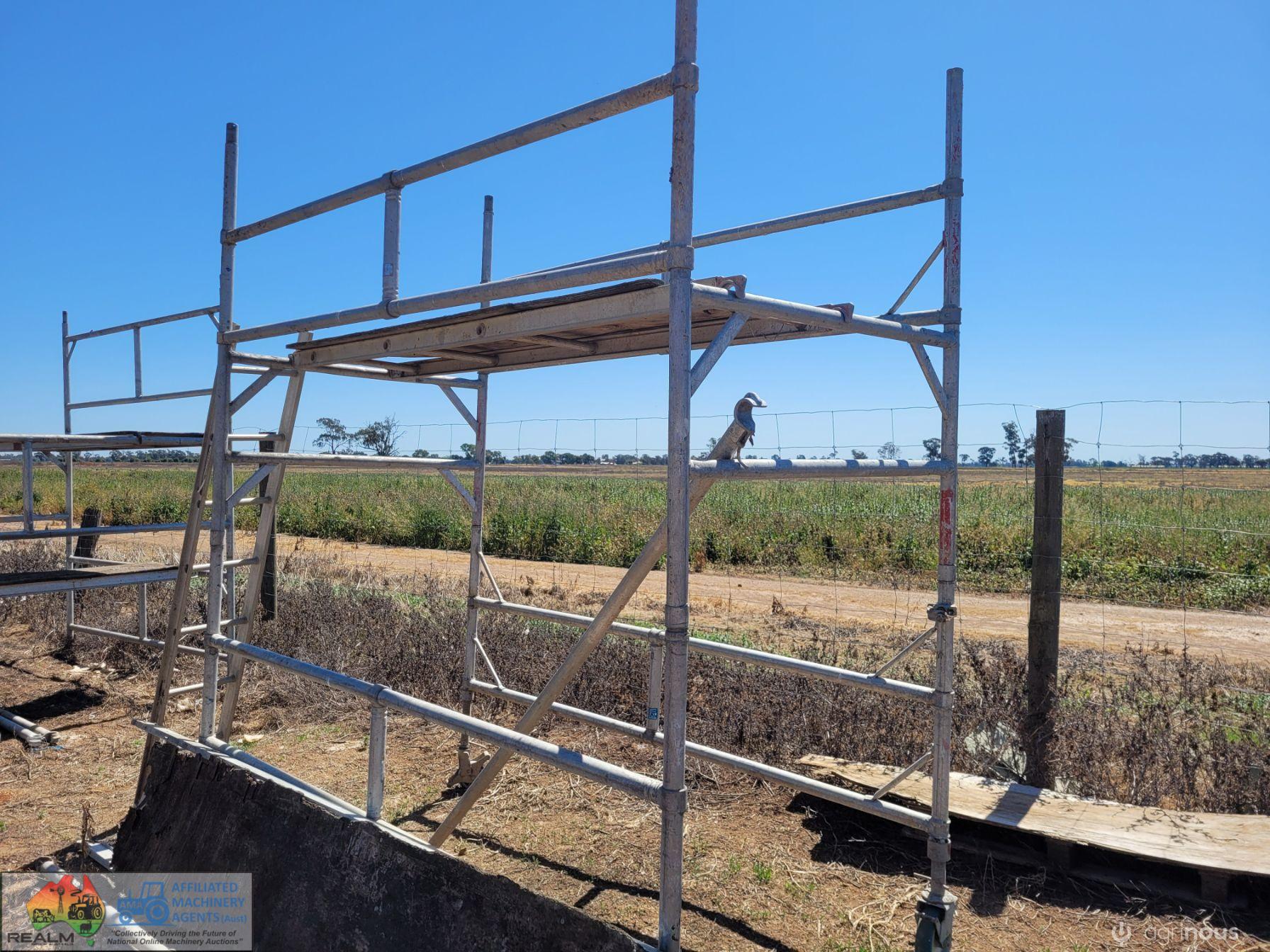 Scaffold with Ladder & 2 Platforms (2.5 x 1.35 x 3m High) - photo 2