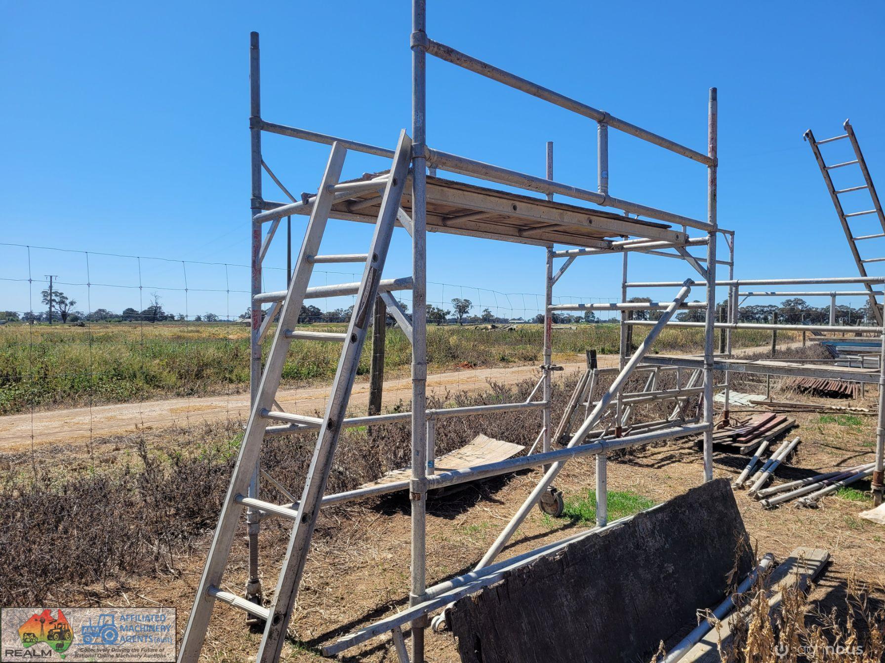 Scaffold with Ladder & 2 Platforms (2.5 x 1.35 x 3m High) - photo 3