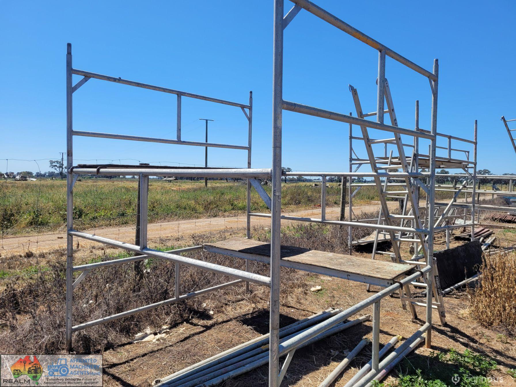 Scaffold with Ladder & 2 Platforms (2.5 x 2.5 x 2.7m High) - photo 6