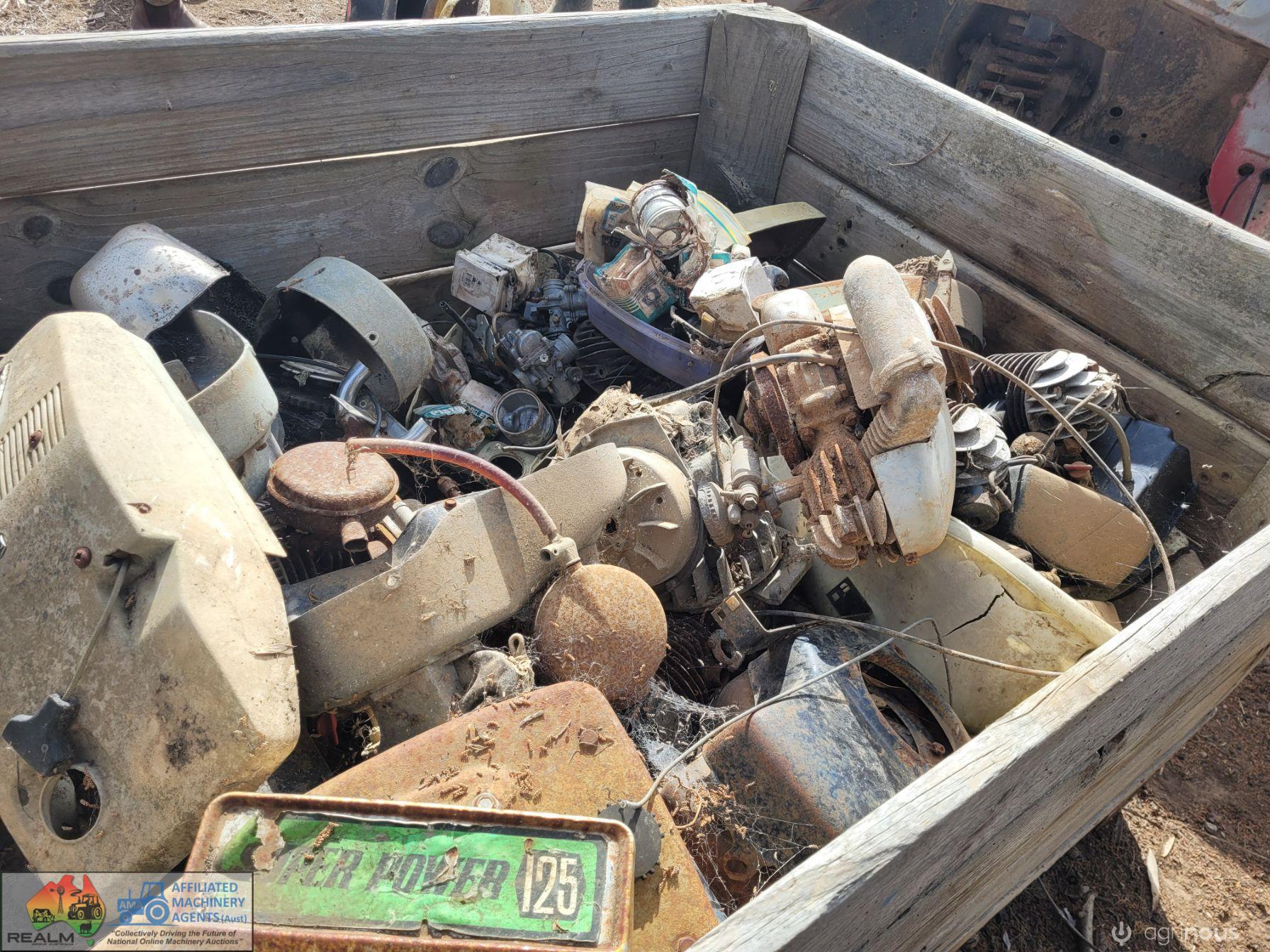 Old Lawn Mower & Small Engine Parts - photo 2