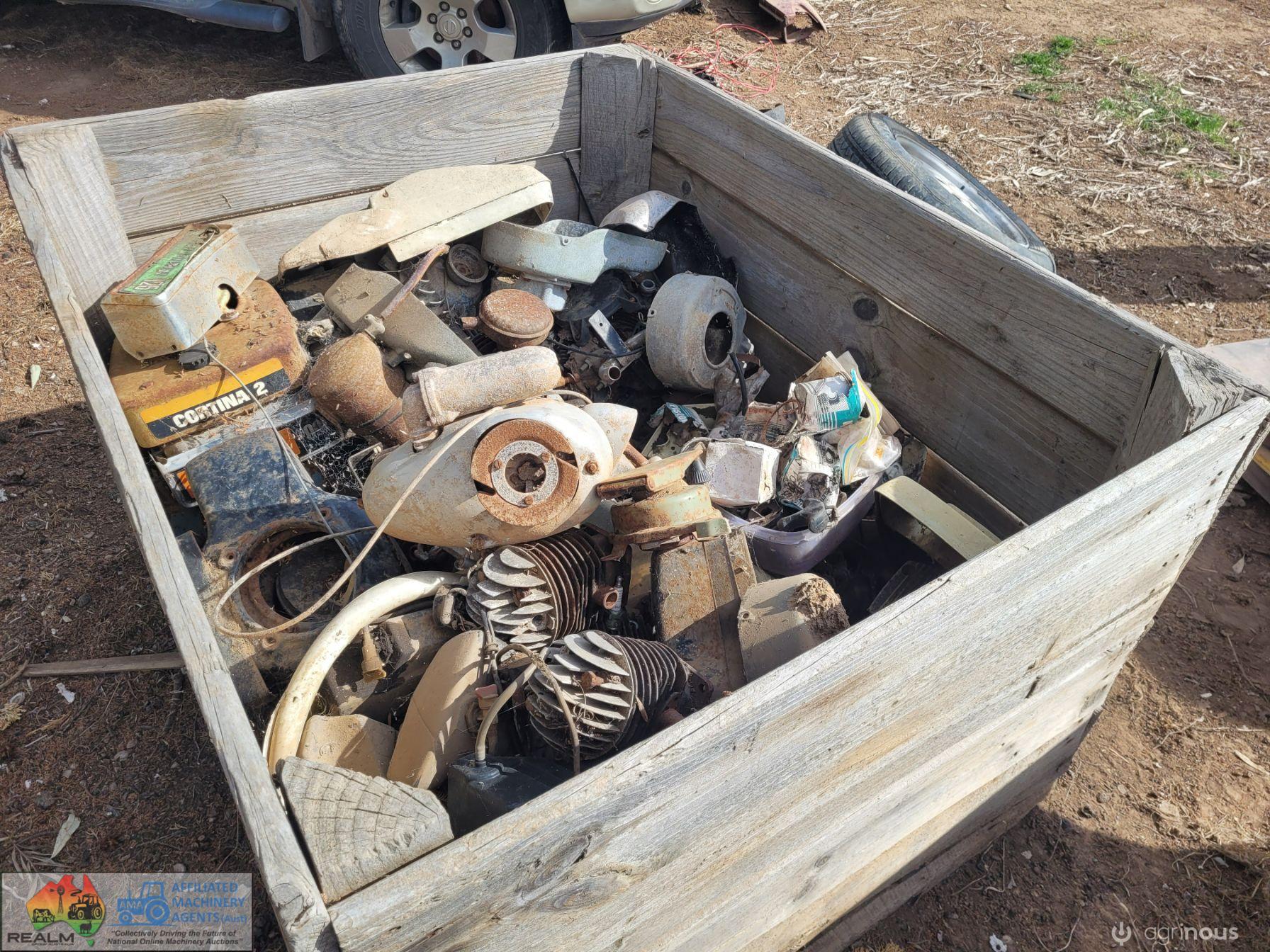 Old Lawn Mower & Small Engine Parts - photo 5