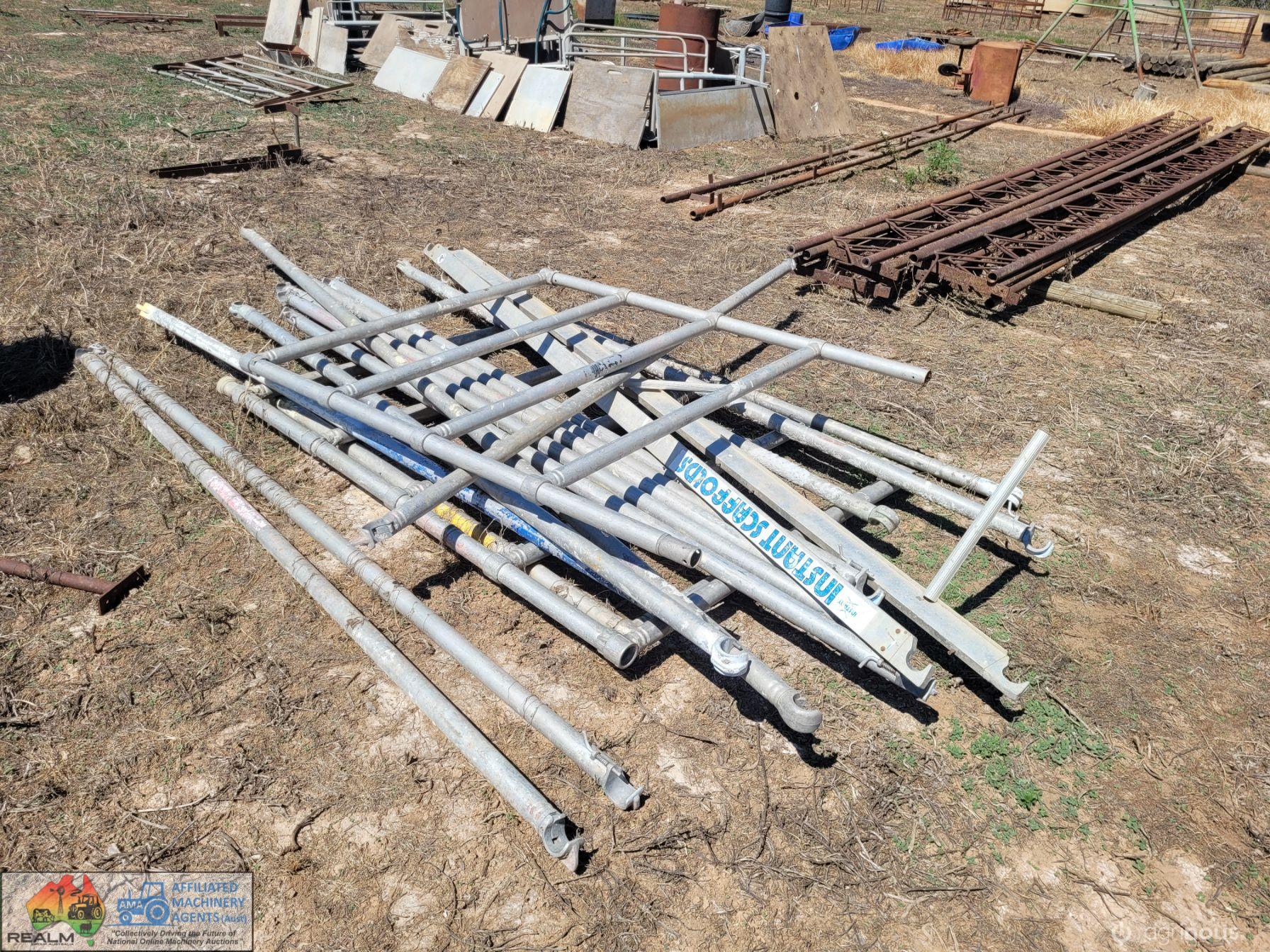 Assorted Scaffold Tubing, Braces & Panels - photo 4