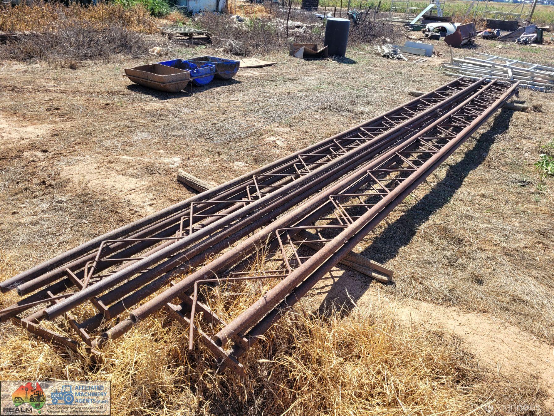 8x Steel Roof Trusses (7.6m x 380) - photo 4