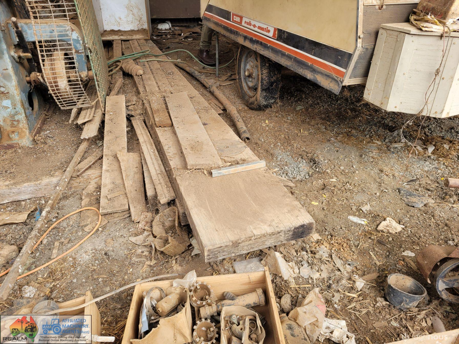 2x LVL Laminated Builing Beams (400x63mm x 7.2m) - photo 3