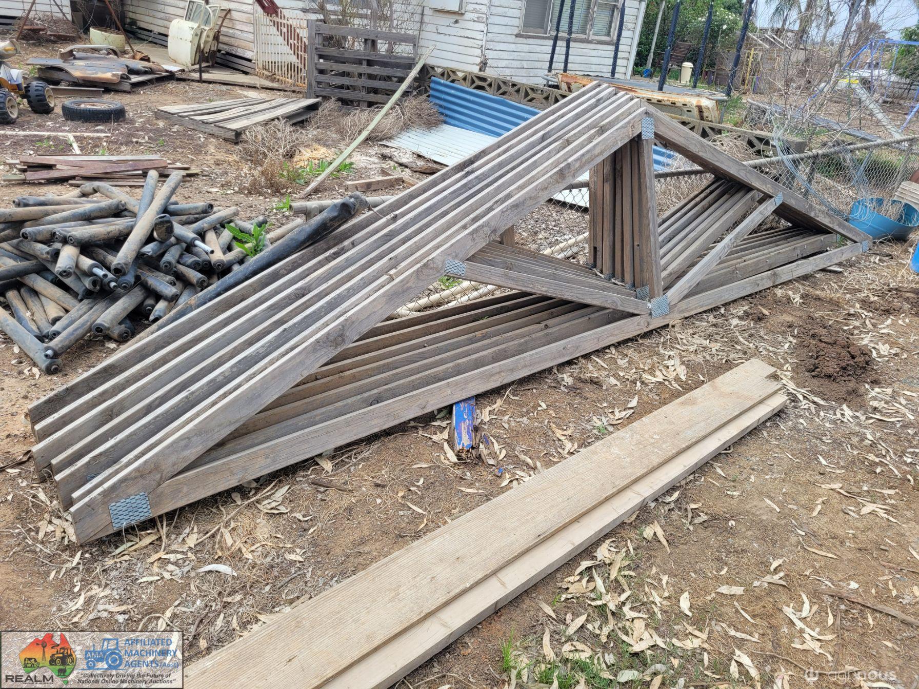 7x Timber Roof Trusses (5.47m wide with 1.9m pitch)