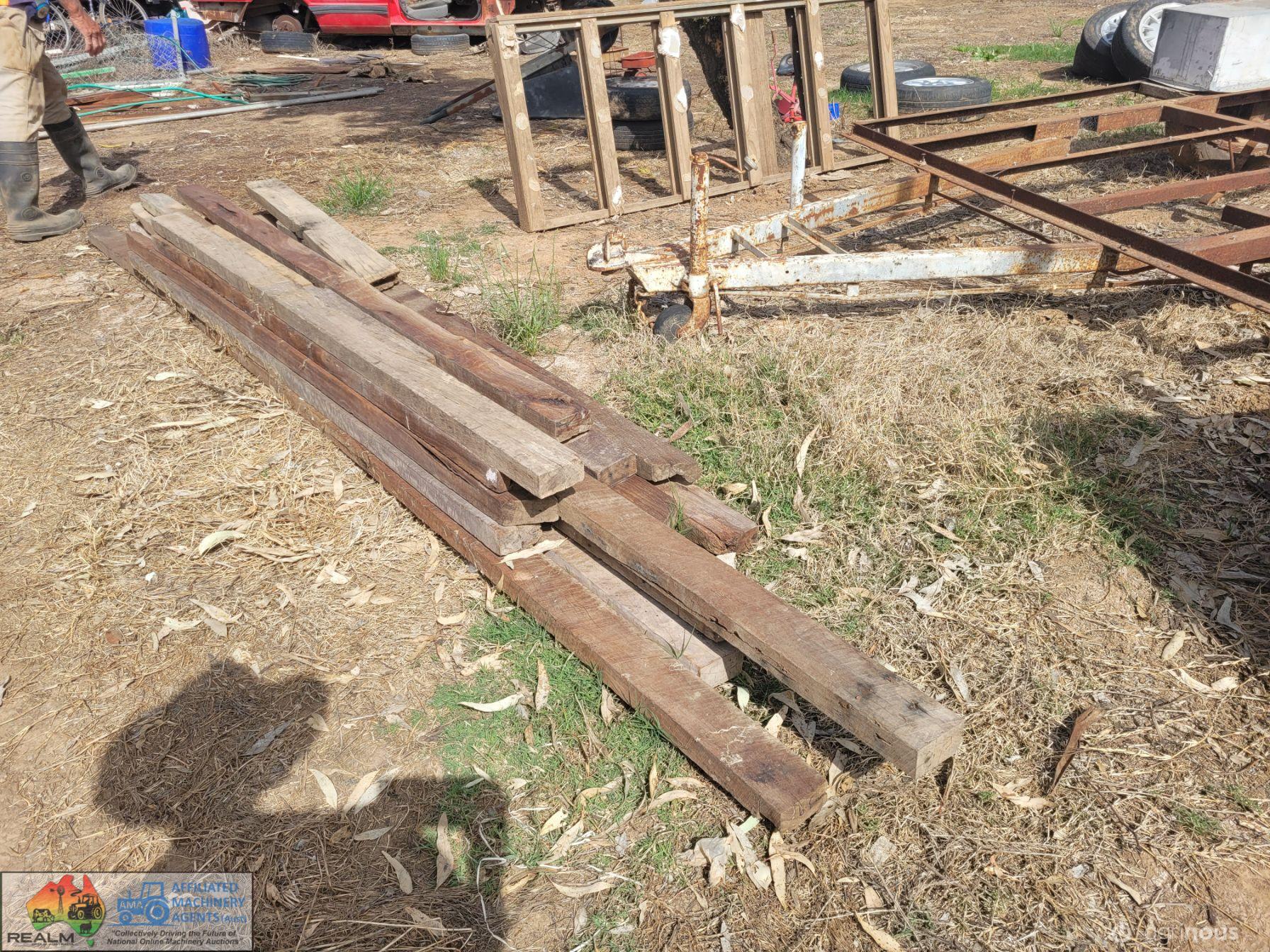 Assorted Lengths of Redgum Timber - photo 4