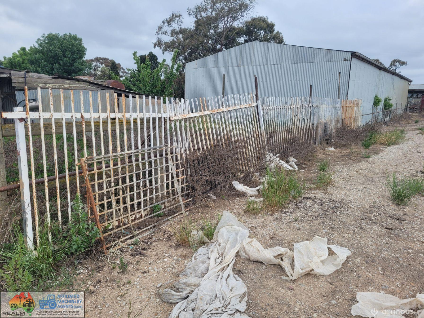 9x Steel Pool Fence Panels (1.5m x 2.6m) - photo 9