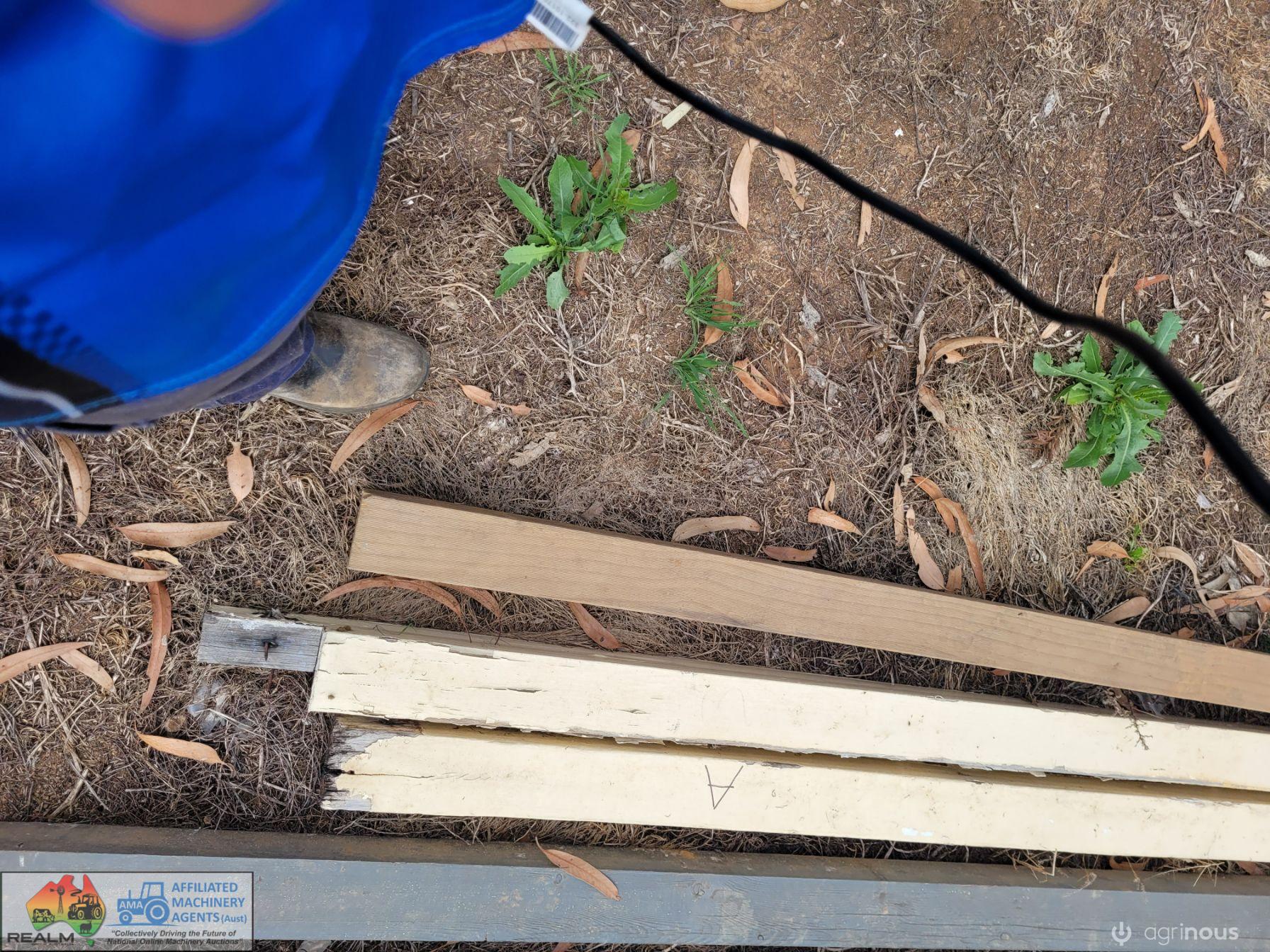 Assorted Verandah Poles "A" - photo 4