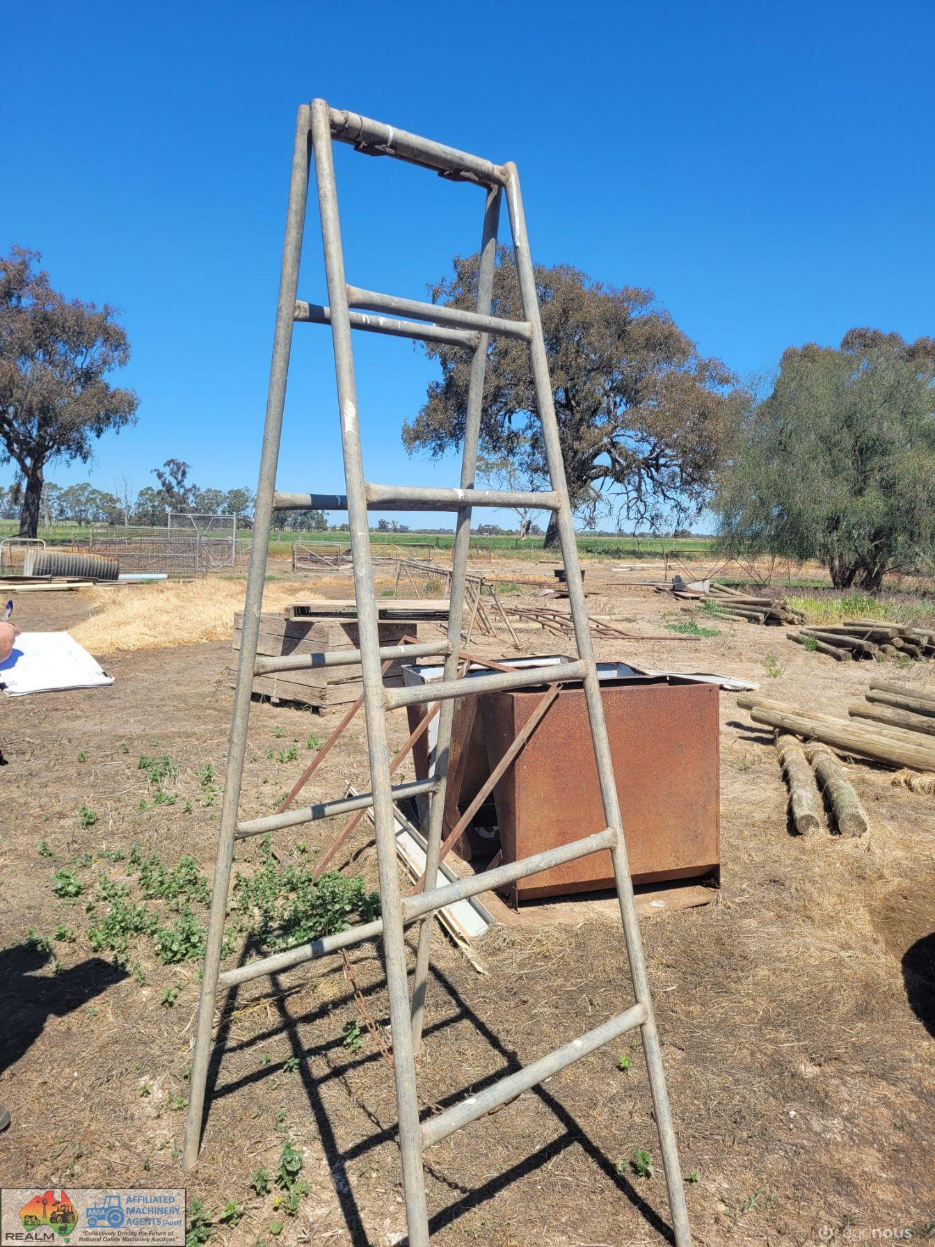 Solid Galv. 8ft Builders Step Ladder
