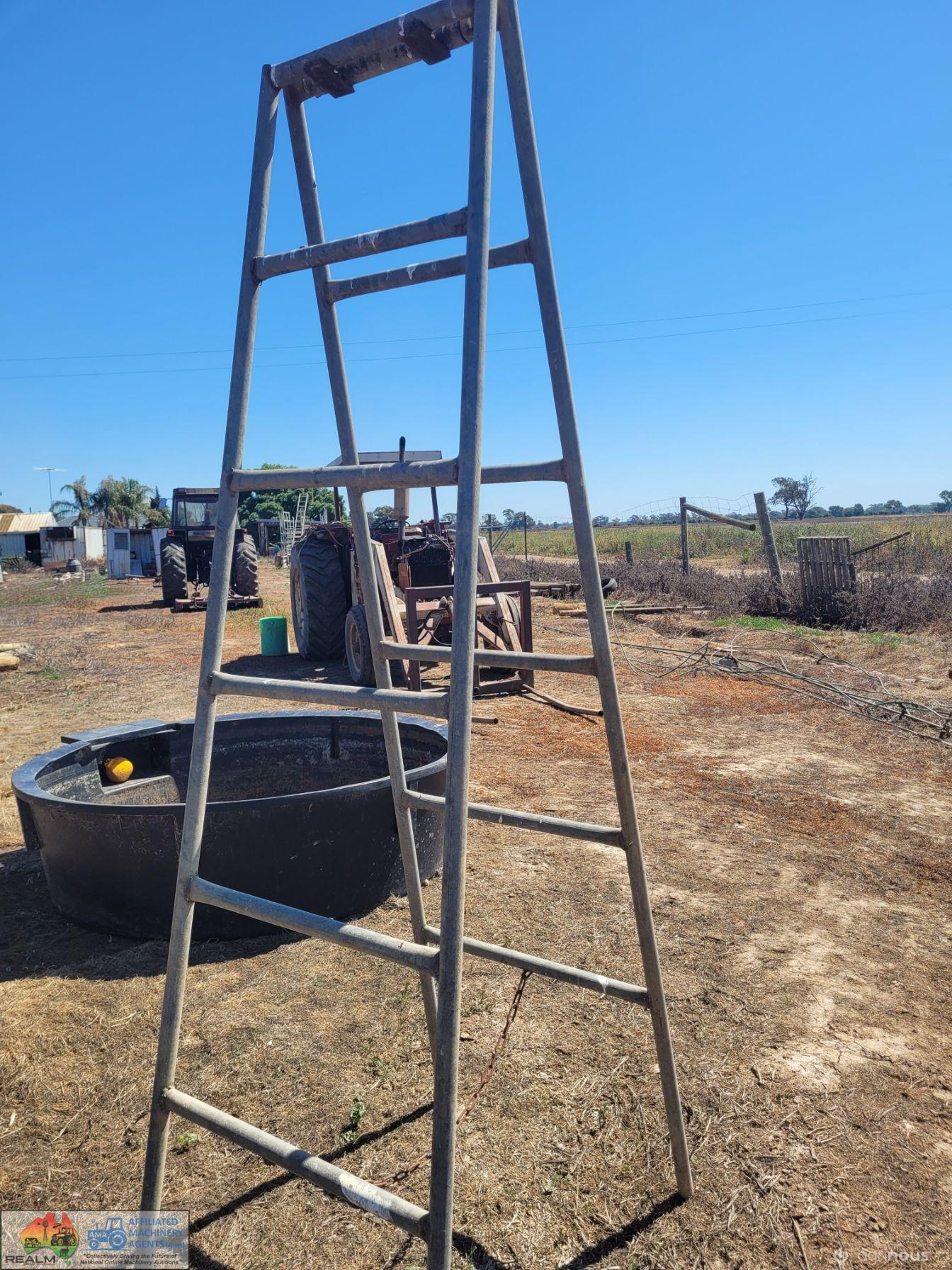 Solid Galv. 8ft Builders Step Ladder - photo 2