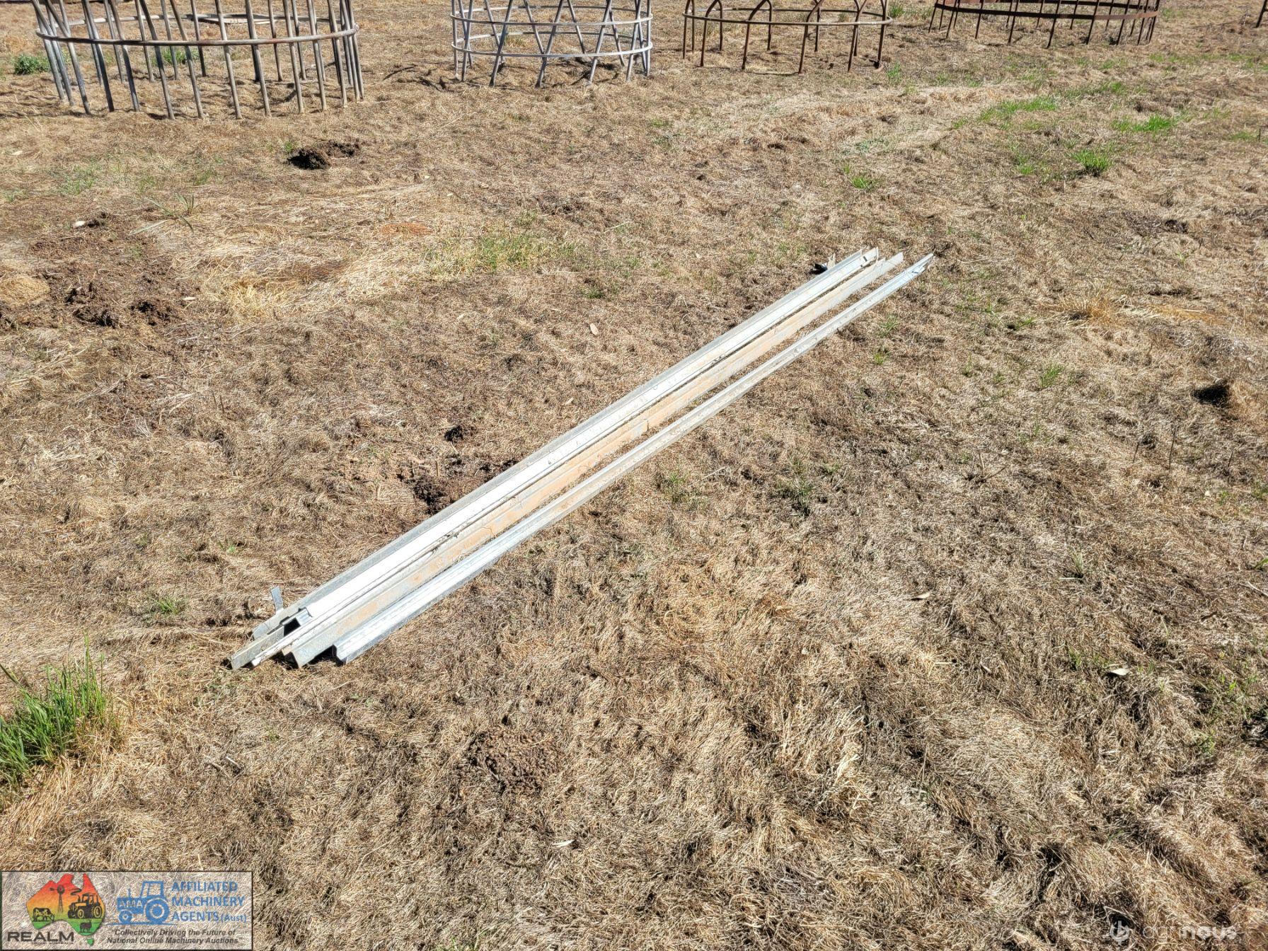 4x Roller Door Tracks (New)