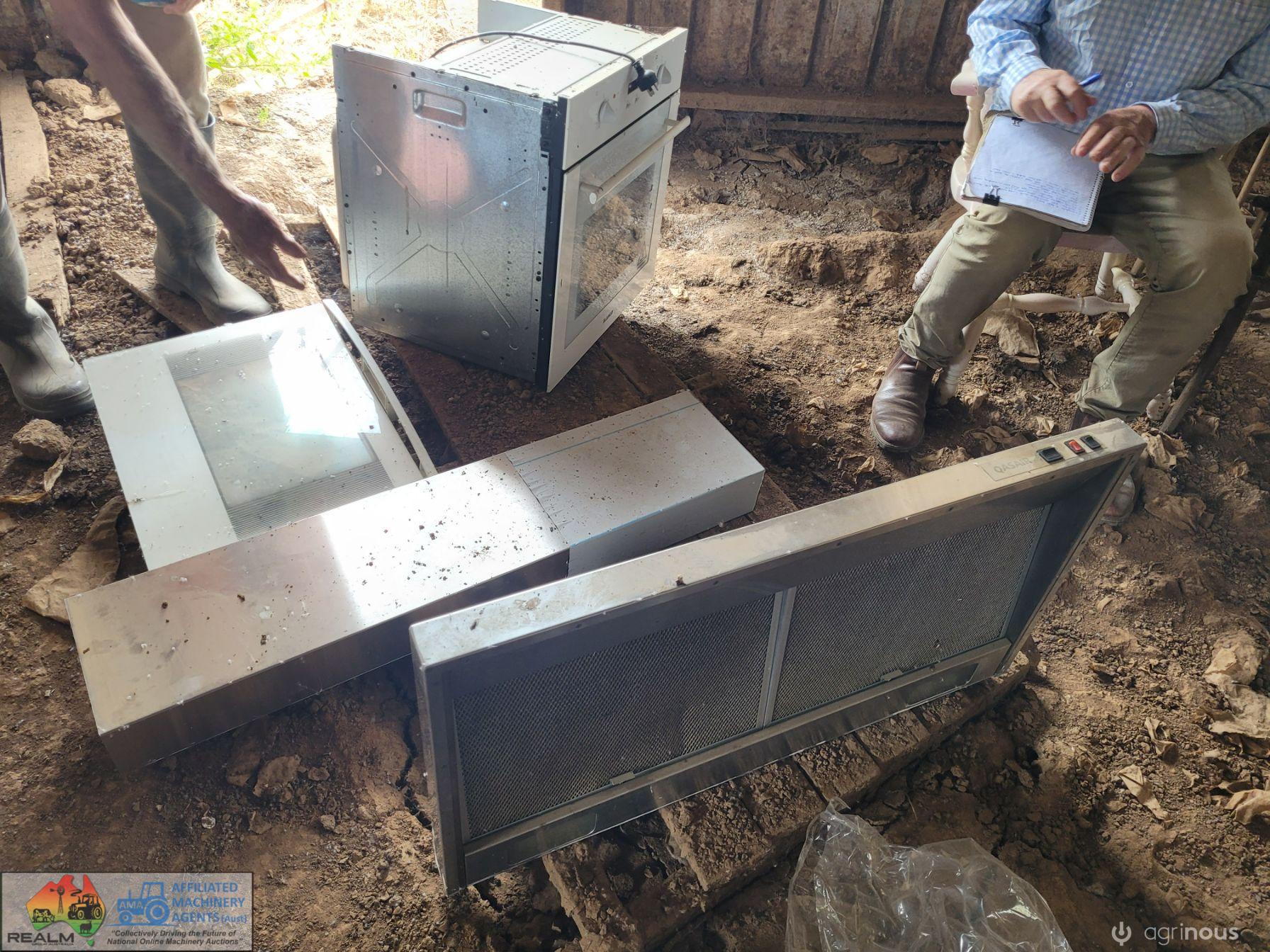 Working Elec. Oven, Gas Hotplate & Qasar Range Hood - photo 2